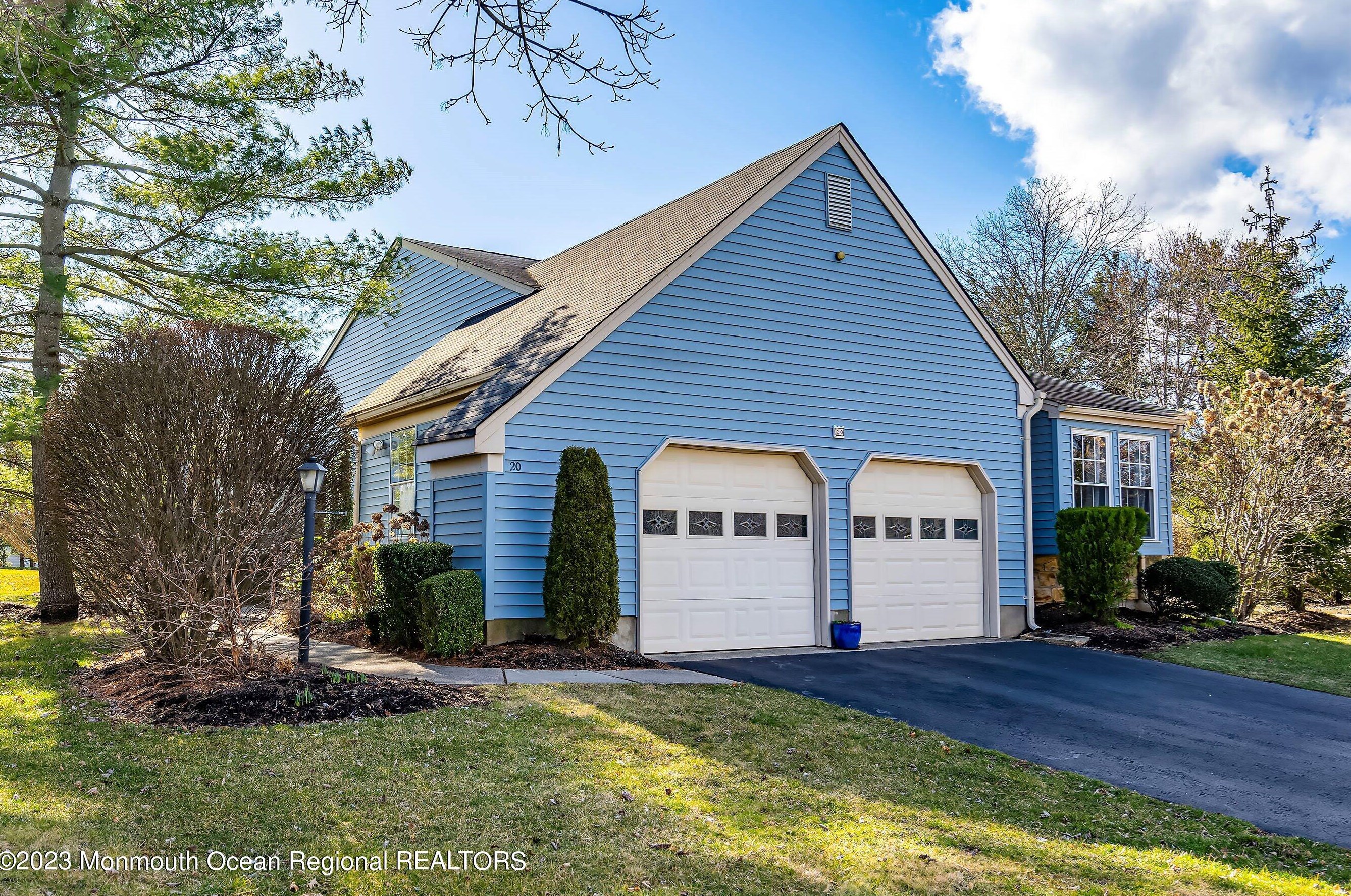 20 John Hancock Dr, Monroe Twp, NJ 08831-5669