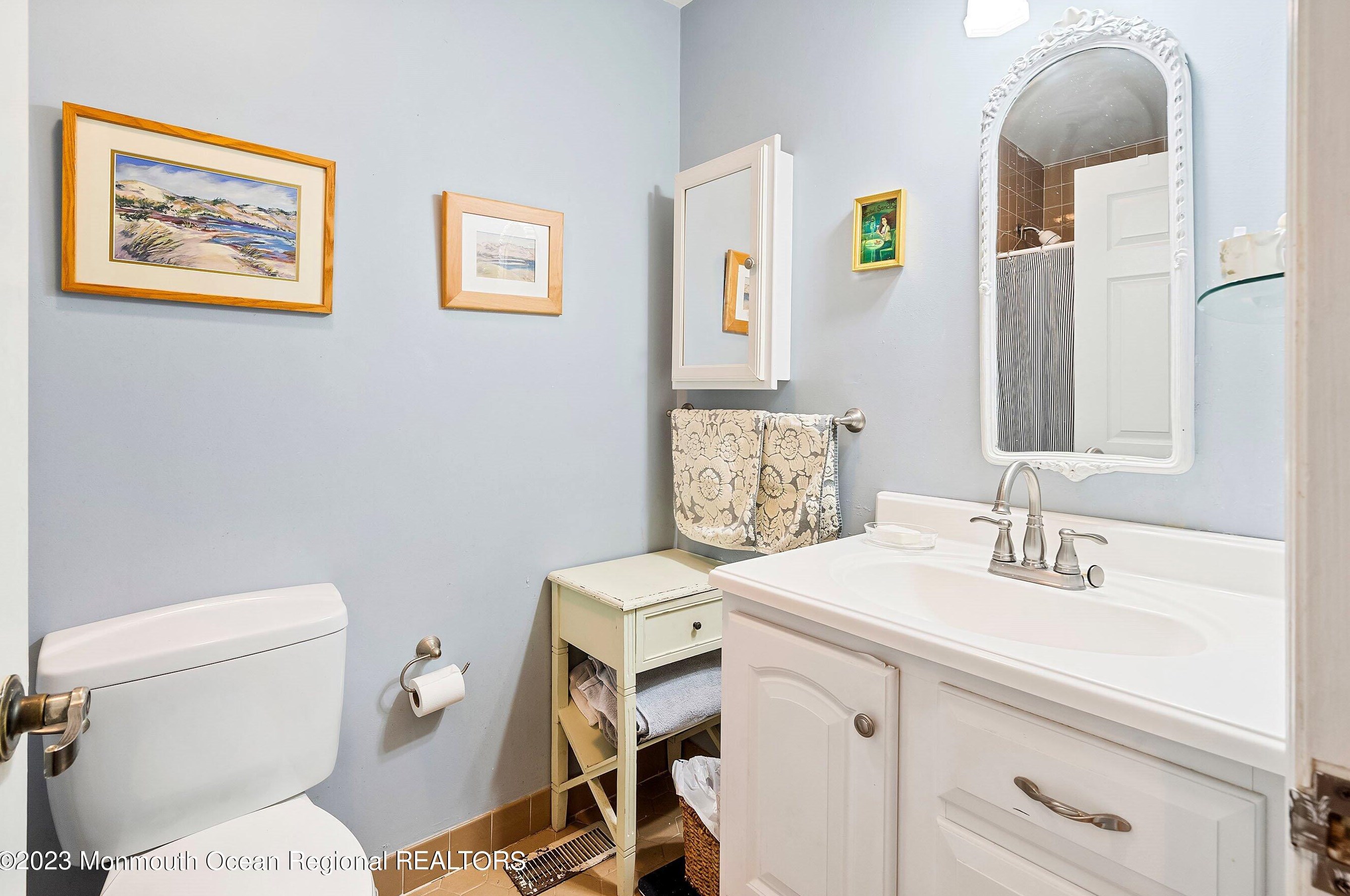 20 John Hancock Dr, Monroe Township NJ  08831-5669 exterior