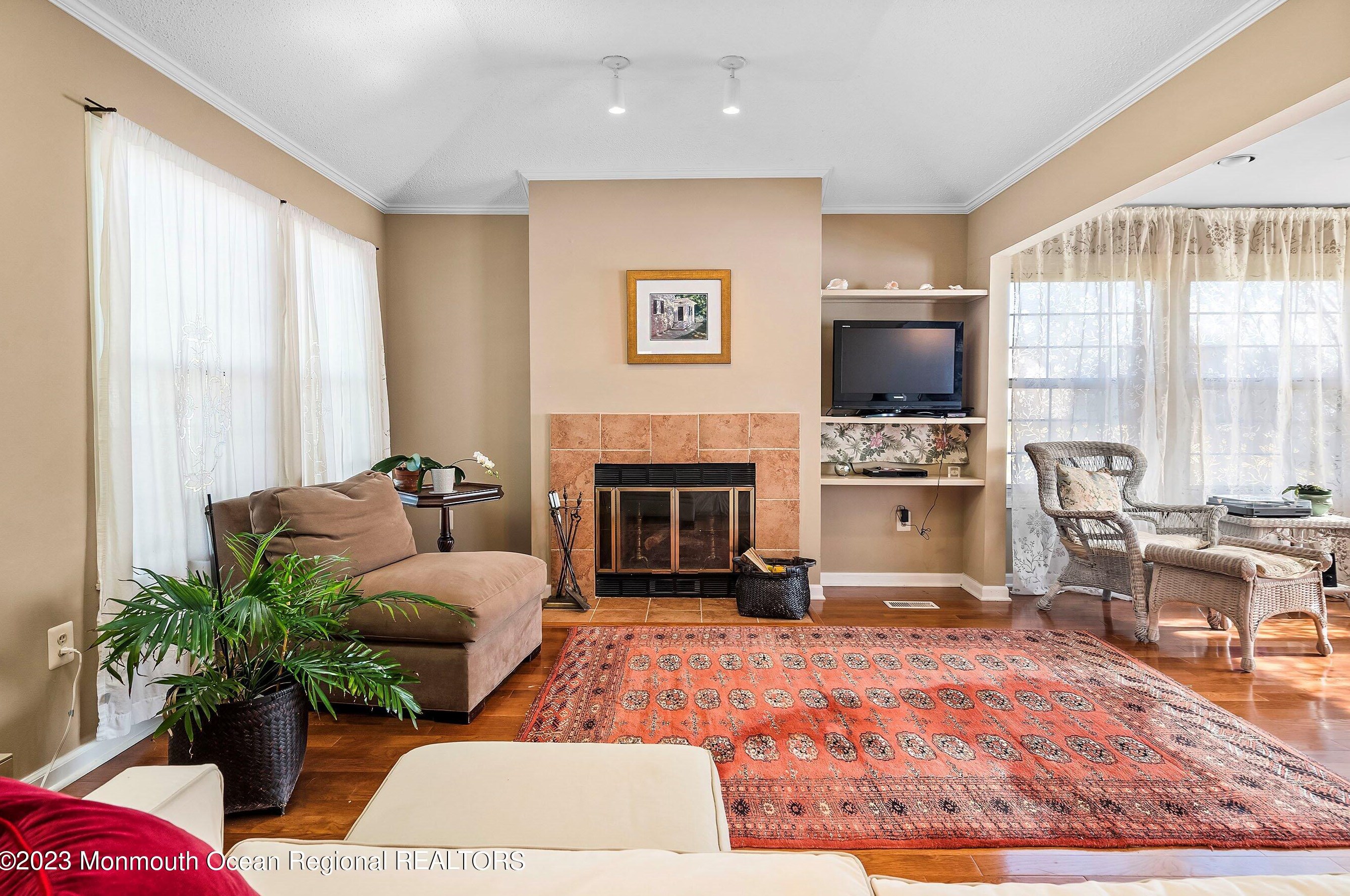 20 John Hancock Dr, Monroe Township NJ  08831-5669 exterior