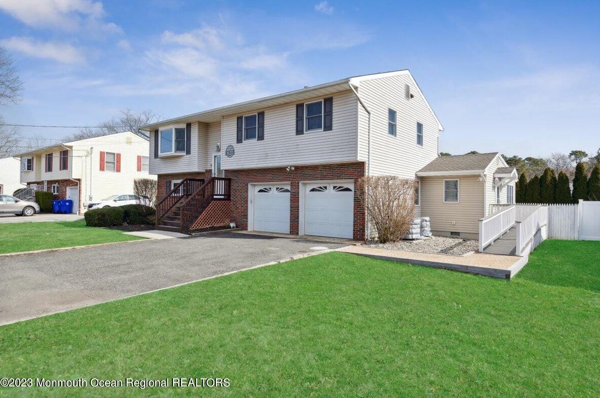 621 Peter Pl, Bricktown, NJ 08723