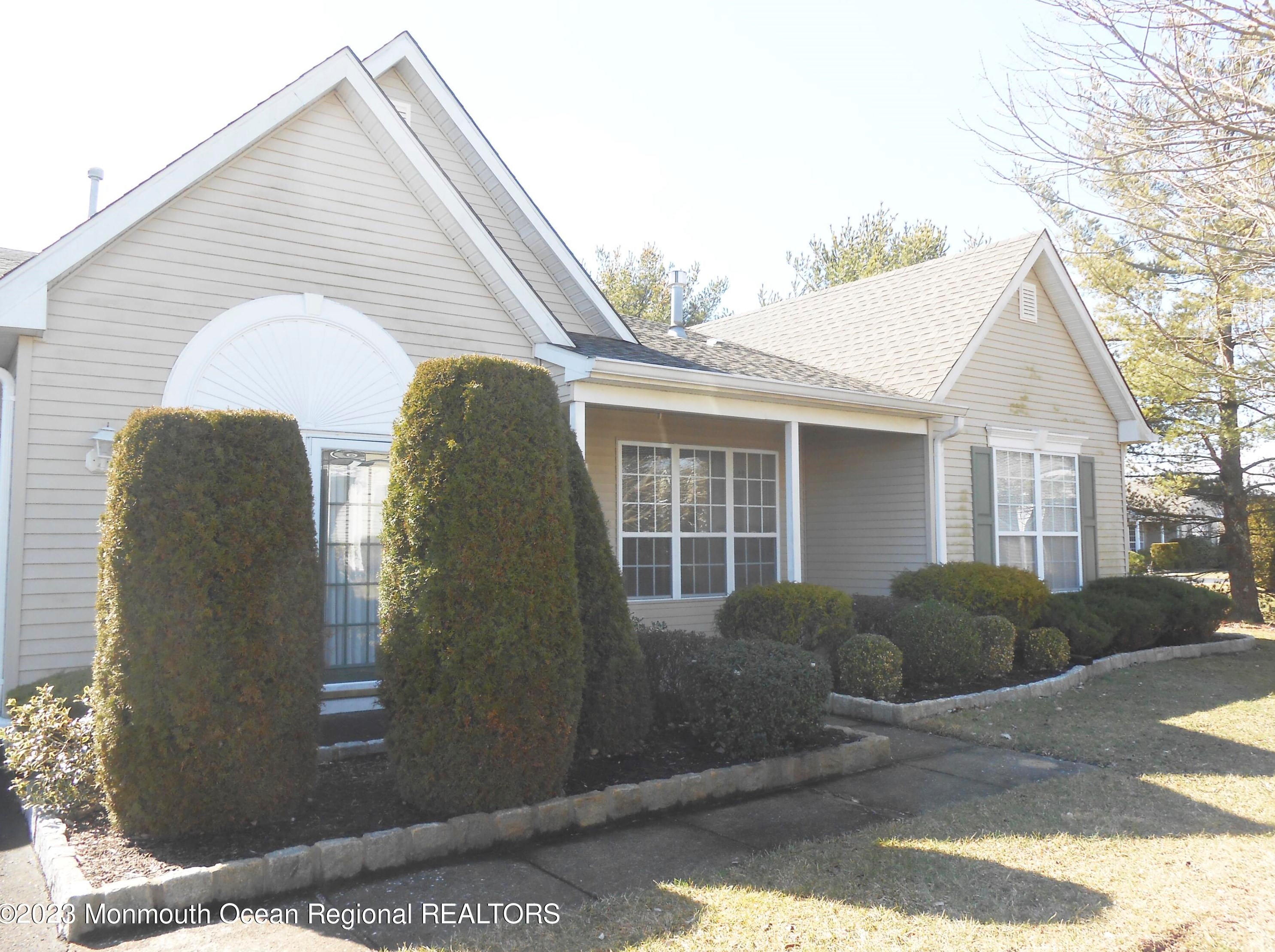 48 Deerchase Ln, Lakewood, NJ 08701