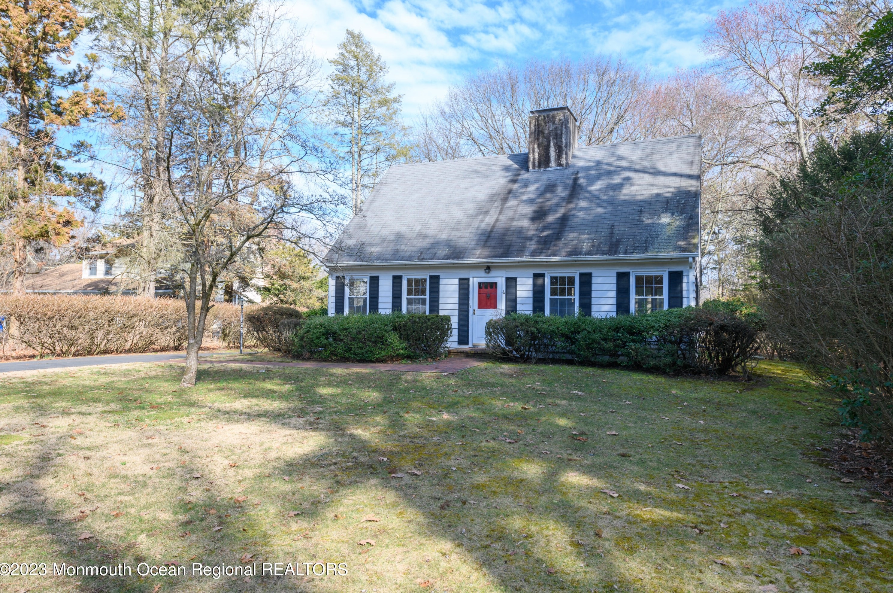 31 Hope Rd, Tinton Falls, NJ 07724