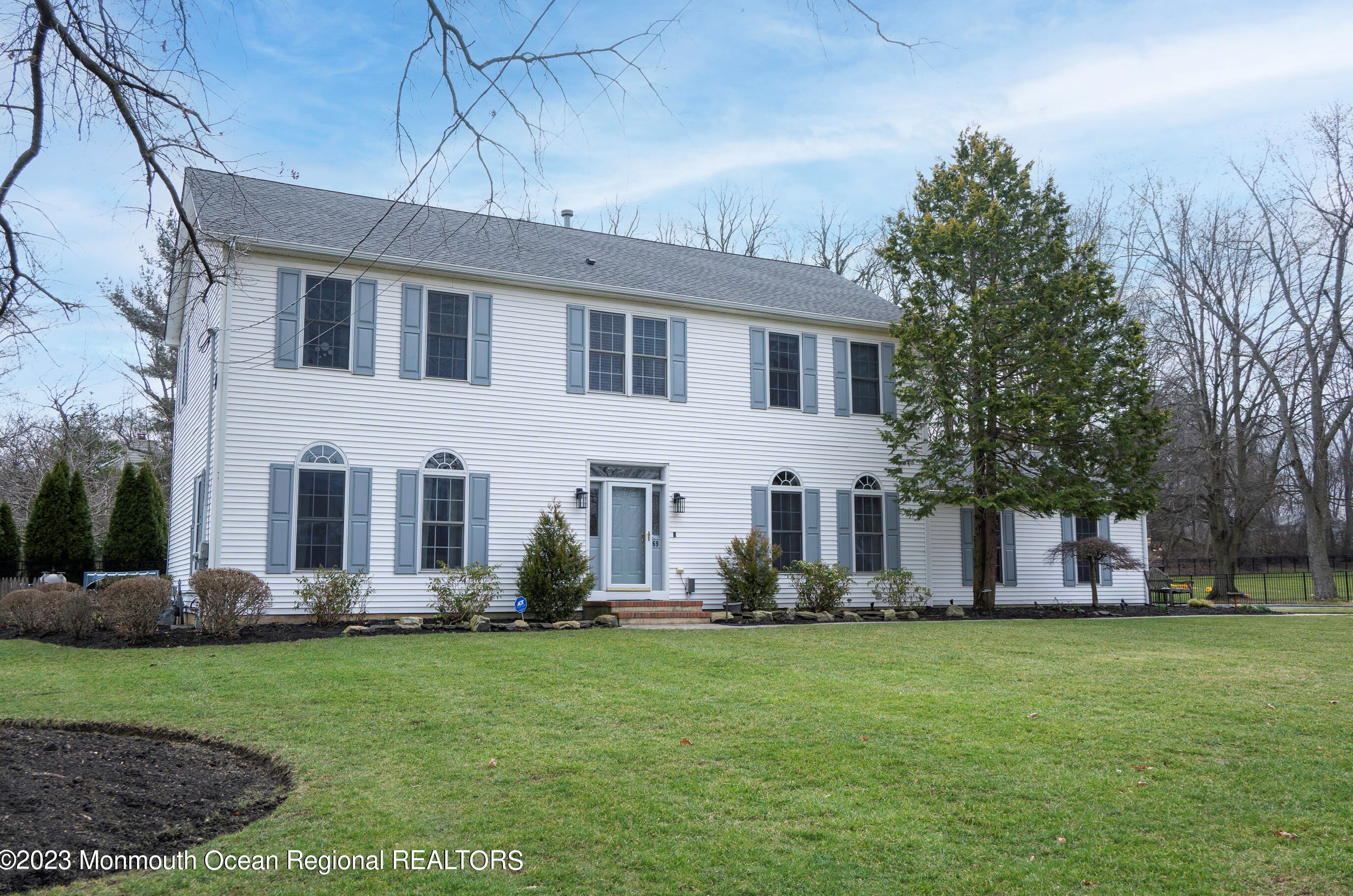 69 Chestnut Ridge Rd, Holmdel Village, NJ 07733