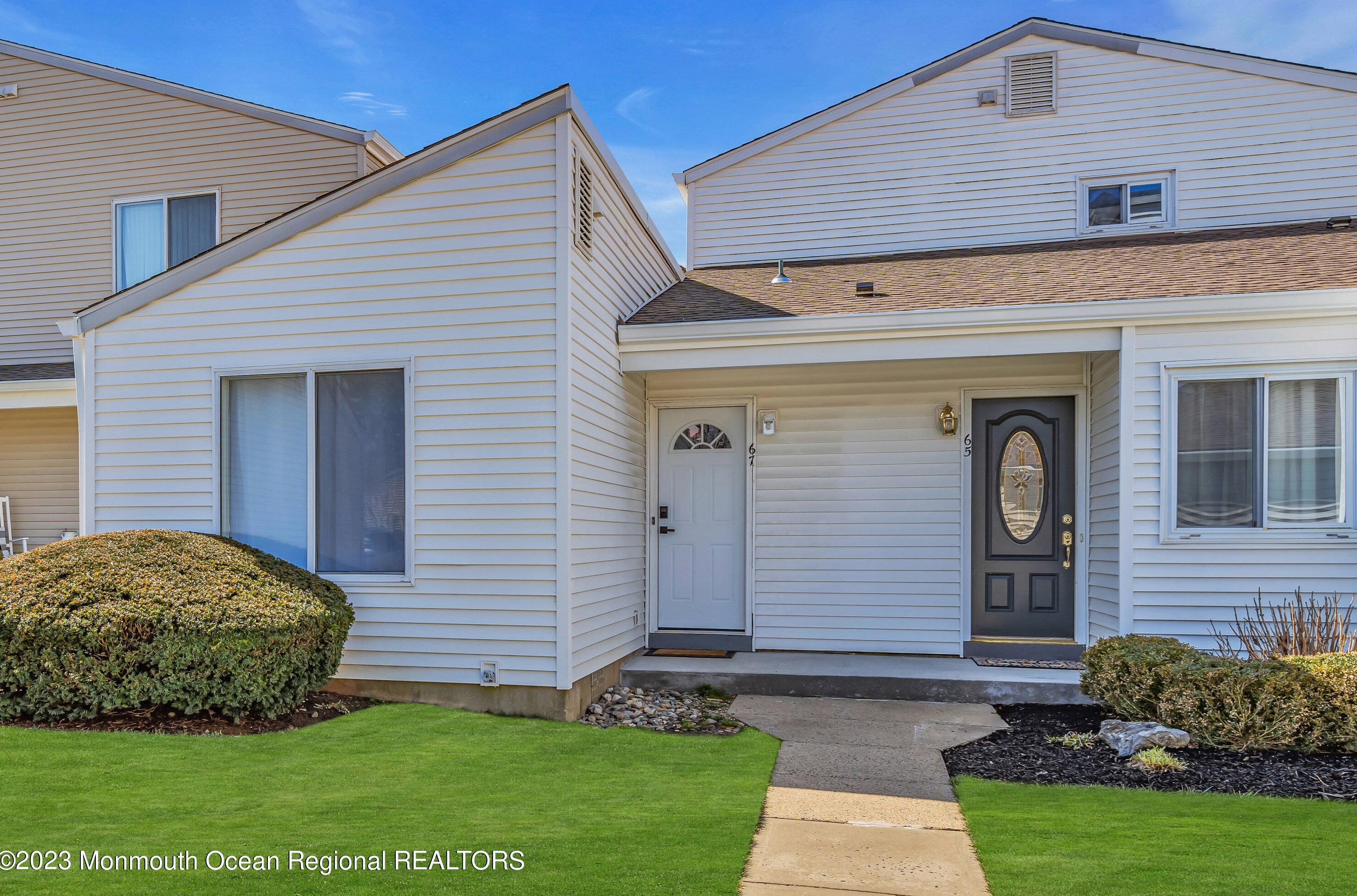 67 Greenwood Dr, East Freehold, NJ 07728