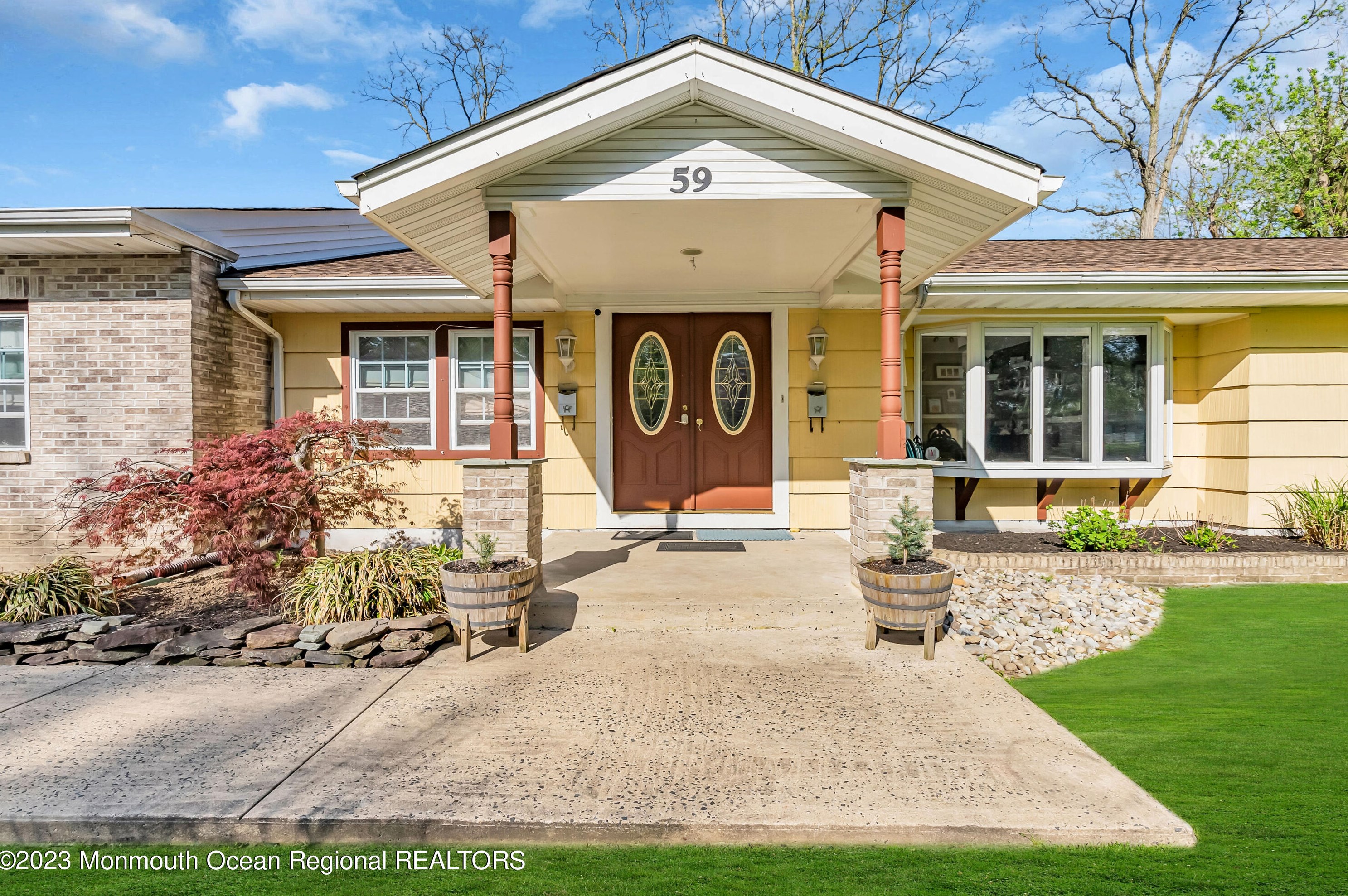 59 Reynolds Dr, Tinton Falls, NJ 07724