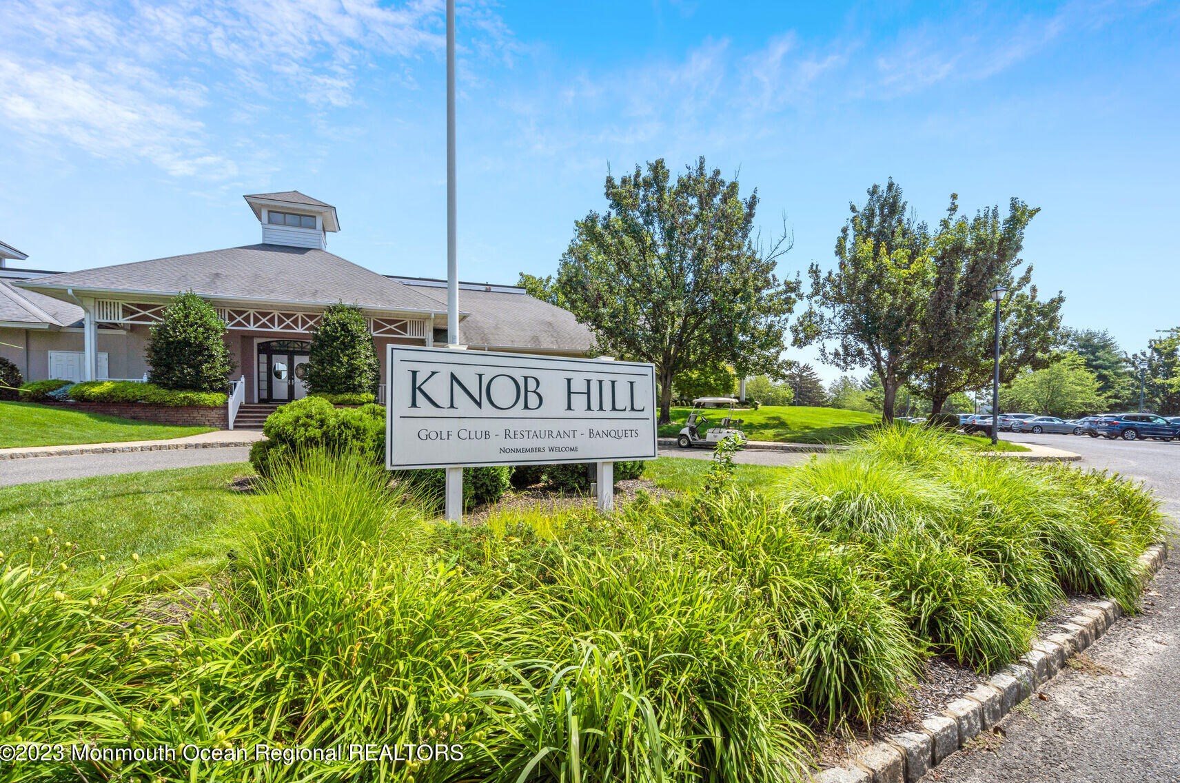 66 Sunningdale Cir, Millstone Township, NJ 07726-9359