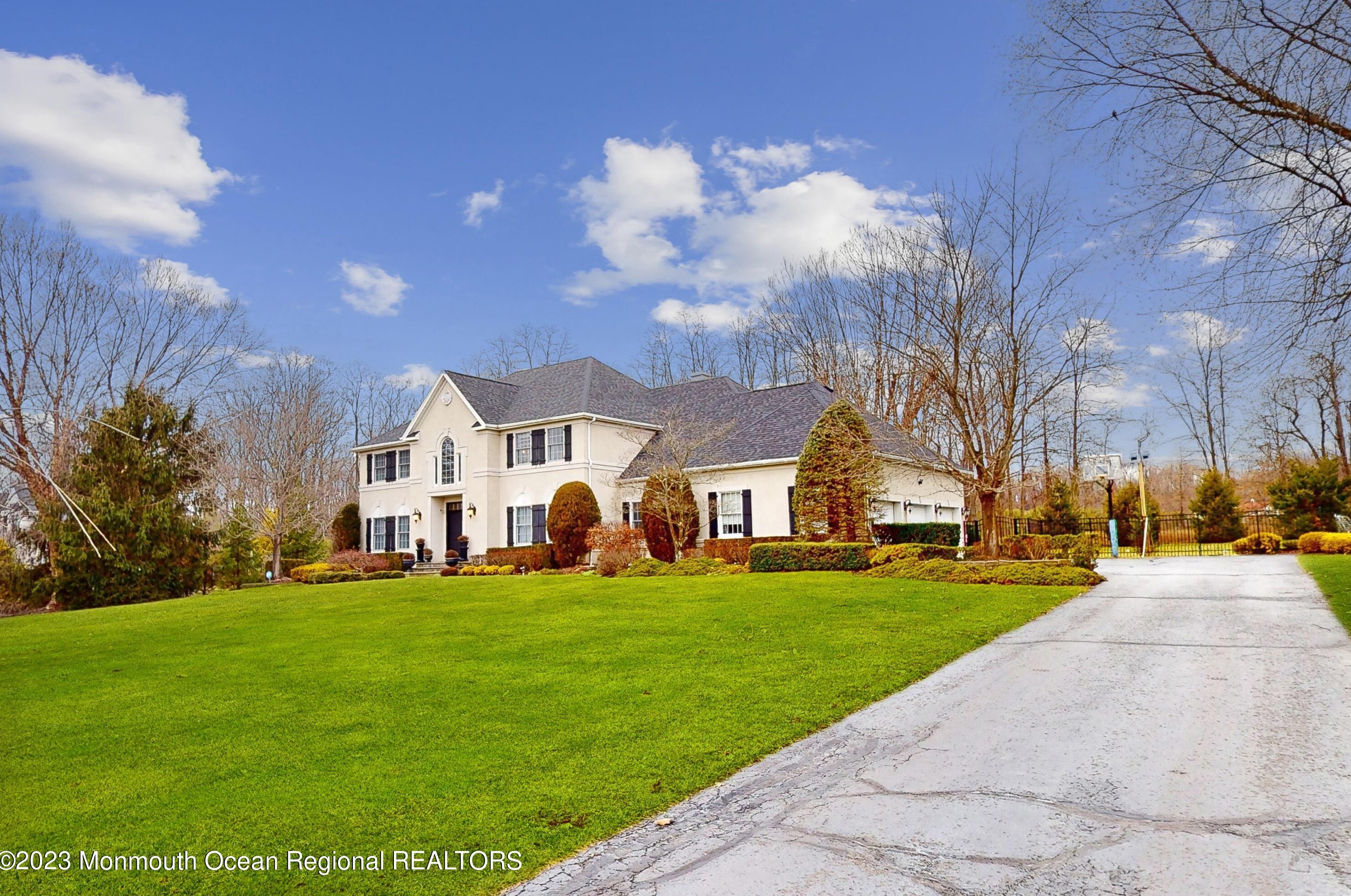 109 Laredo Dr, Morganville, NJ 07751