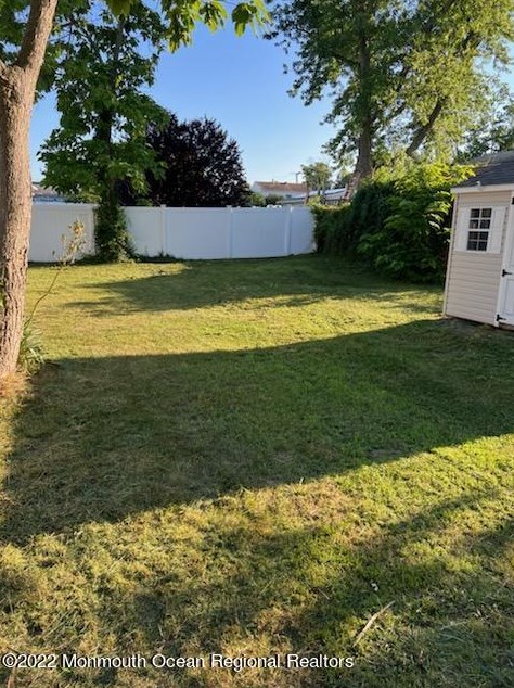 994 Mercer Dr, Toms River, NJ 08753-3976