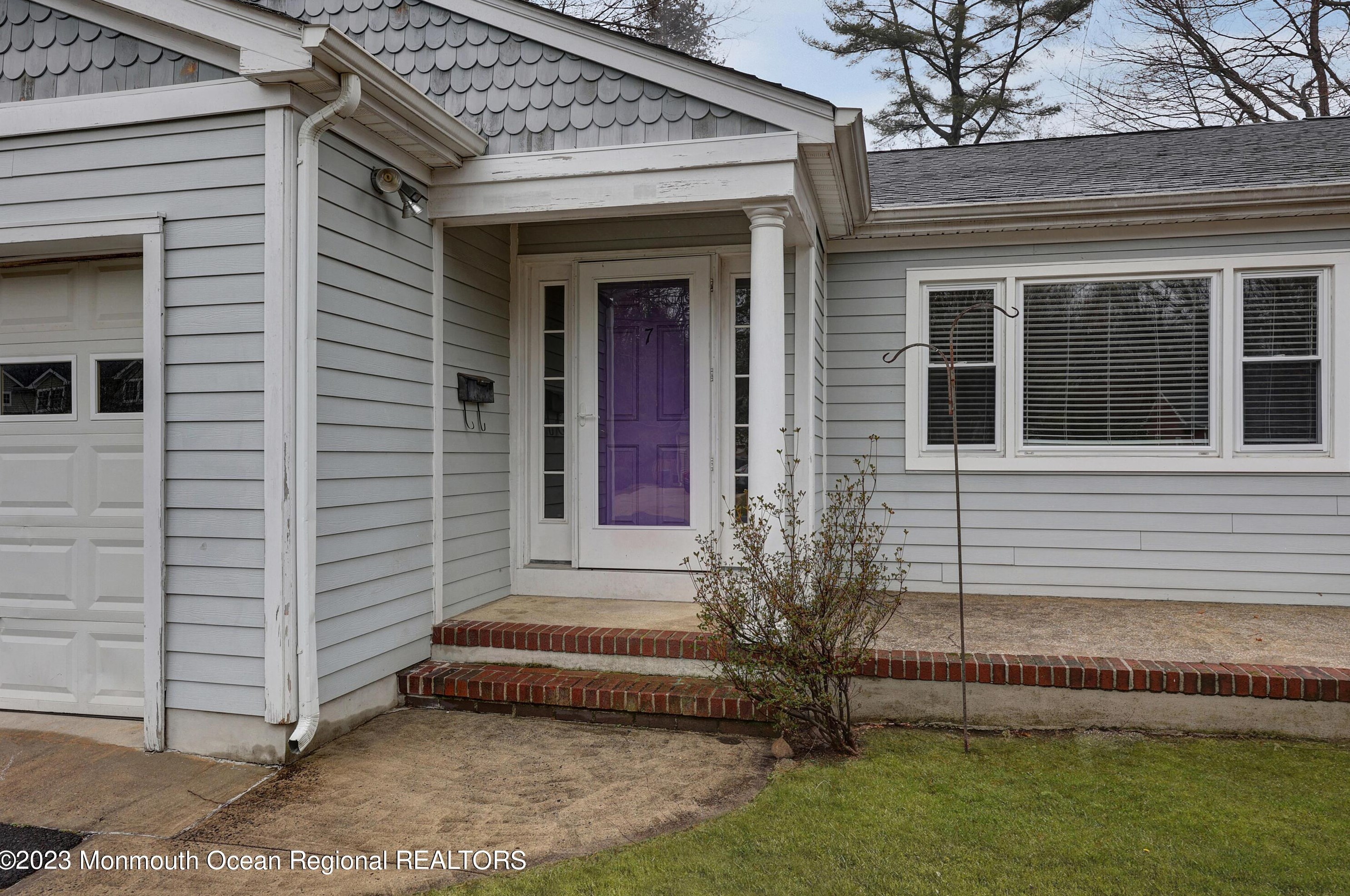7 Rutgers Dr, Tinton Falls, NJ 07704
