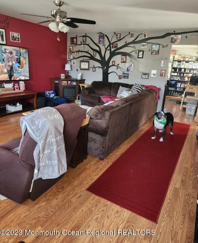 7 Garden Ct, Toms River, NJ 08757-5535
