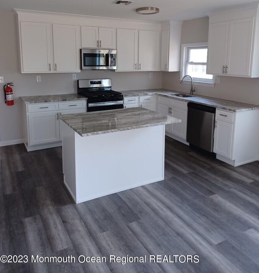 792 Jamaica Blvd, Toms River, NJ 08757-3747