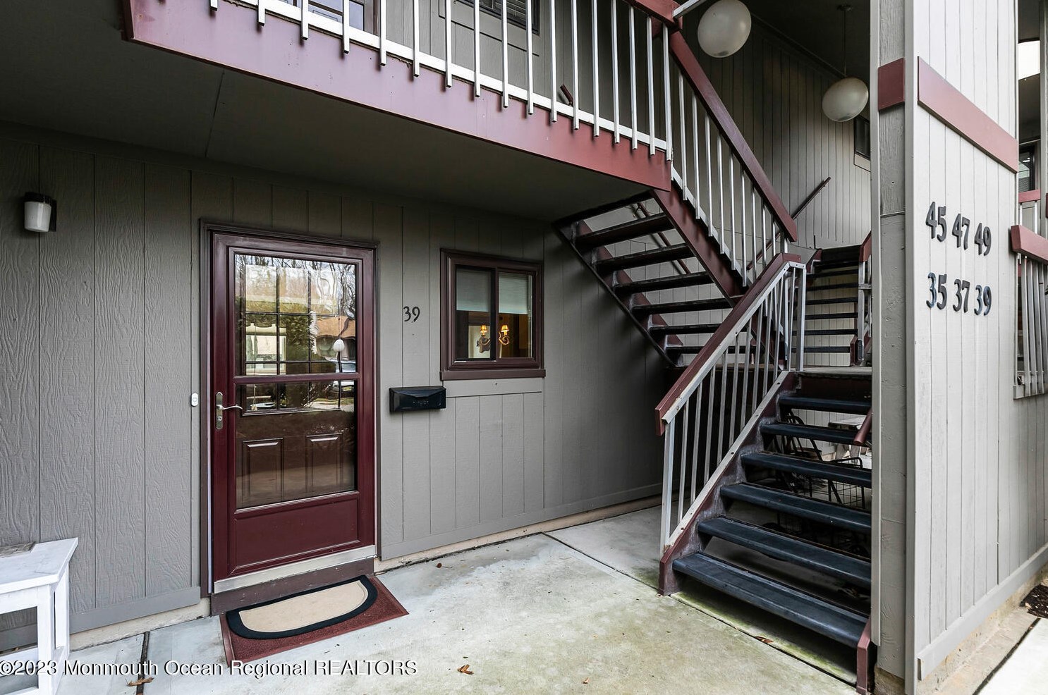 39 Eastport Ct, Tinton Falls, NJ 07701