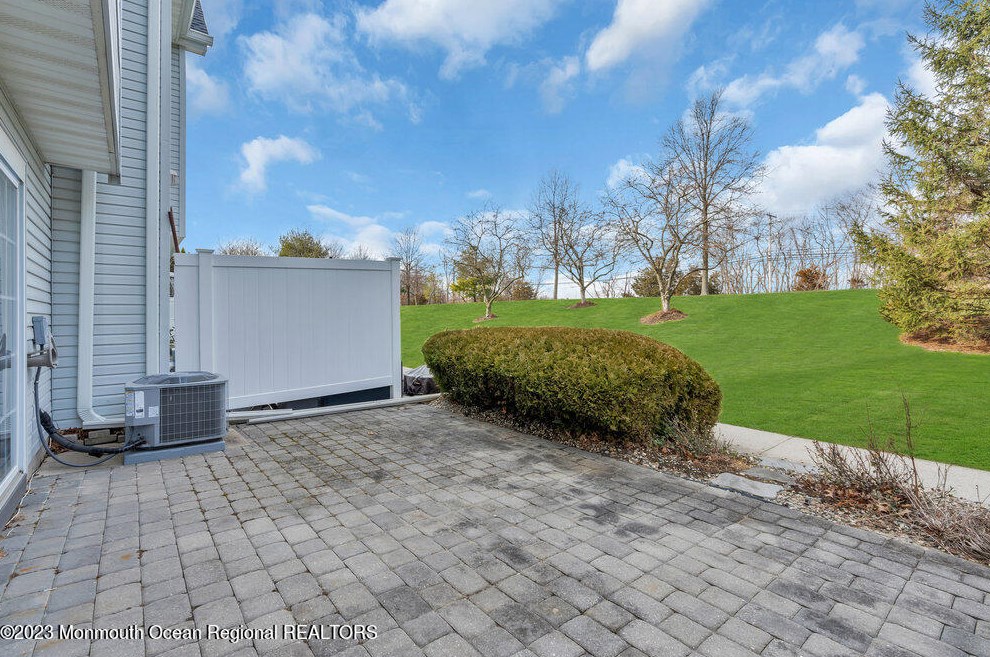 25 Madison Ct, Tinton Falls, NJ 07712