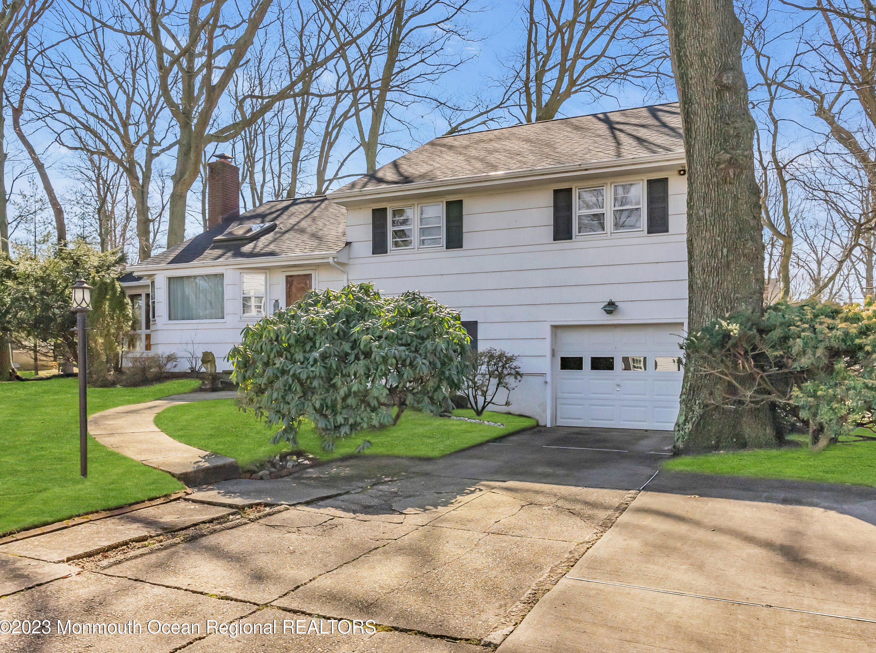 298 Jerome Ave, Oakhurst NJ  07755-1753 exterior