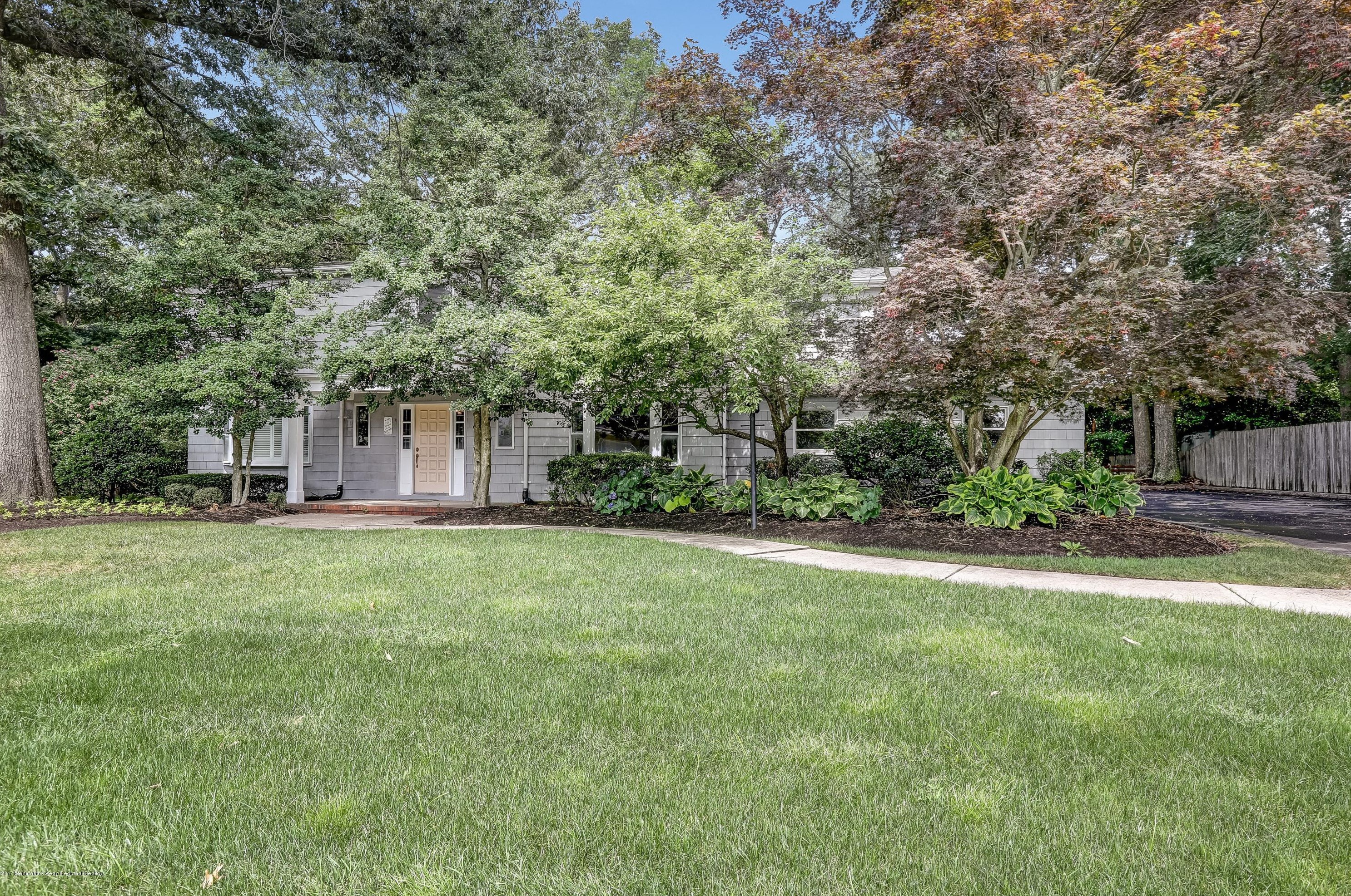 852 Somerset Dr, Toms River, NJ 08753-5615