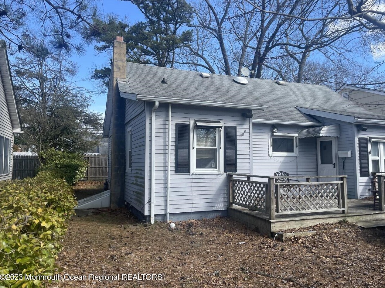 691 Mantoloking Rd, Bricktown, NJ 08723