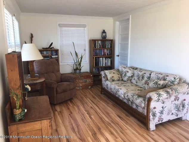 809 Forepeak Dr, Lacey, NJ 08731