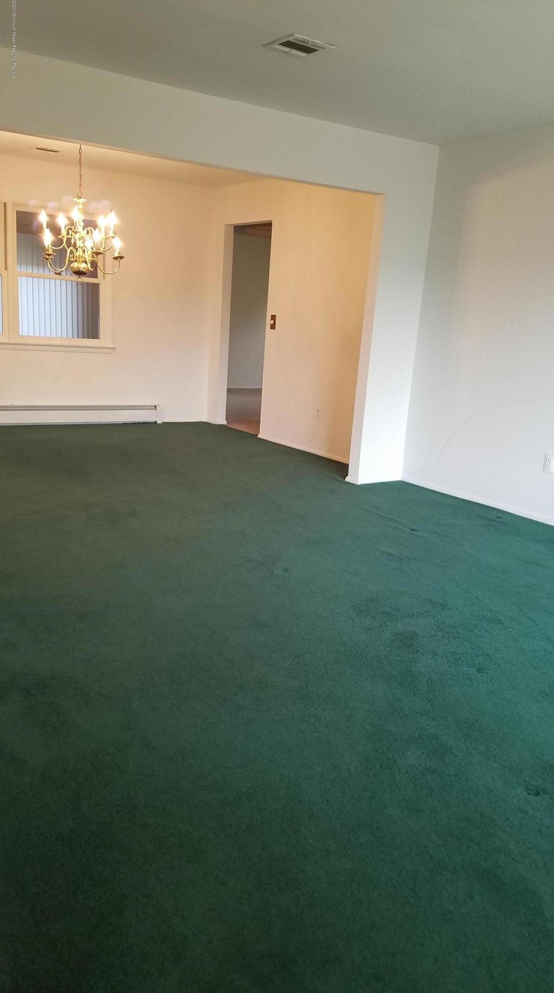 5 Garrett Rd, Toms River, NJ 08757