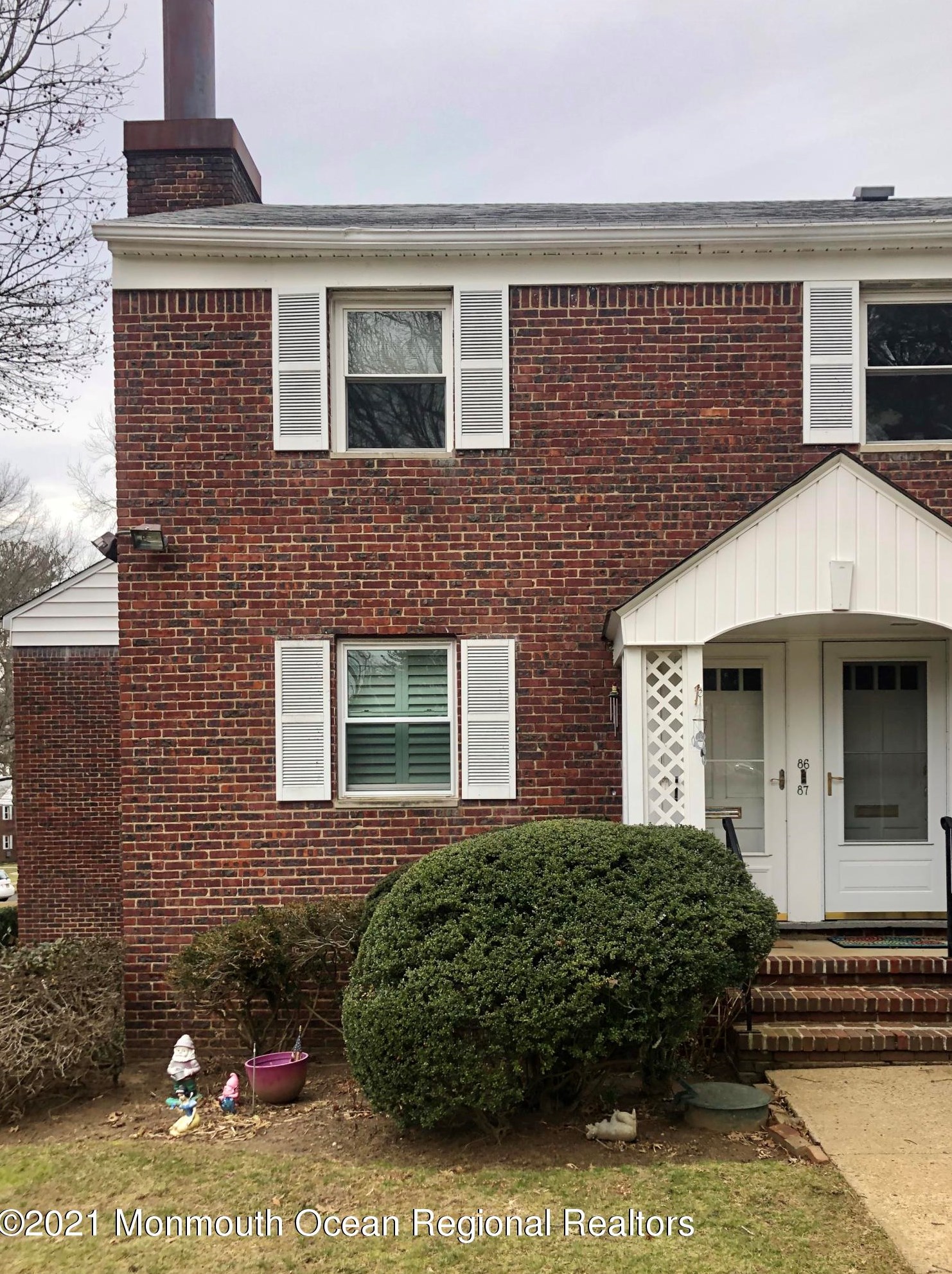 86 Manor Dr, Tinton Falls, NJ 07701
