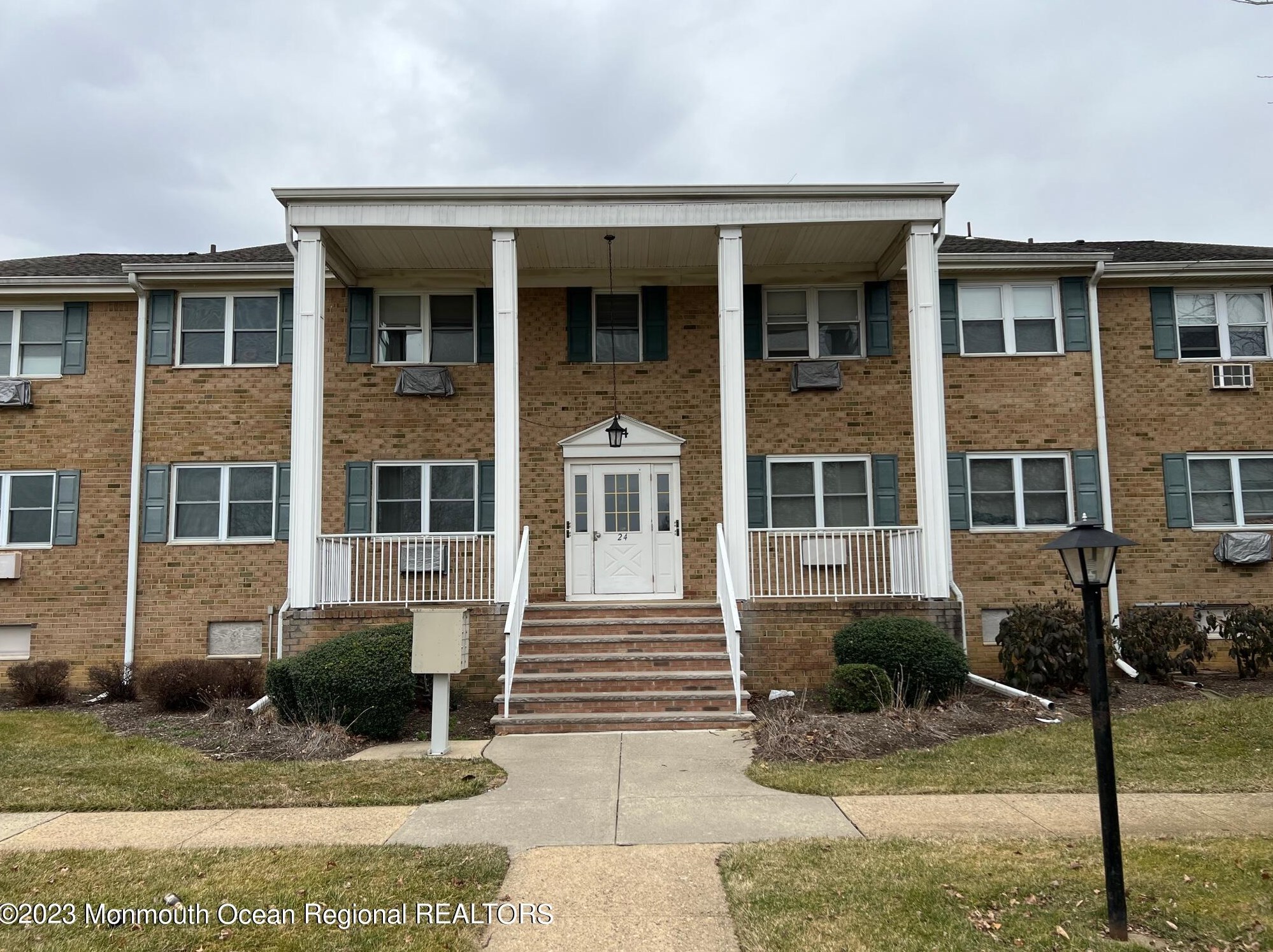 24 Manchester Ct #c, East Freehold, NJ 07728