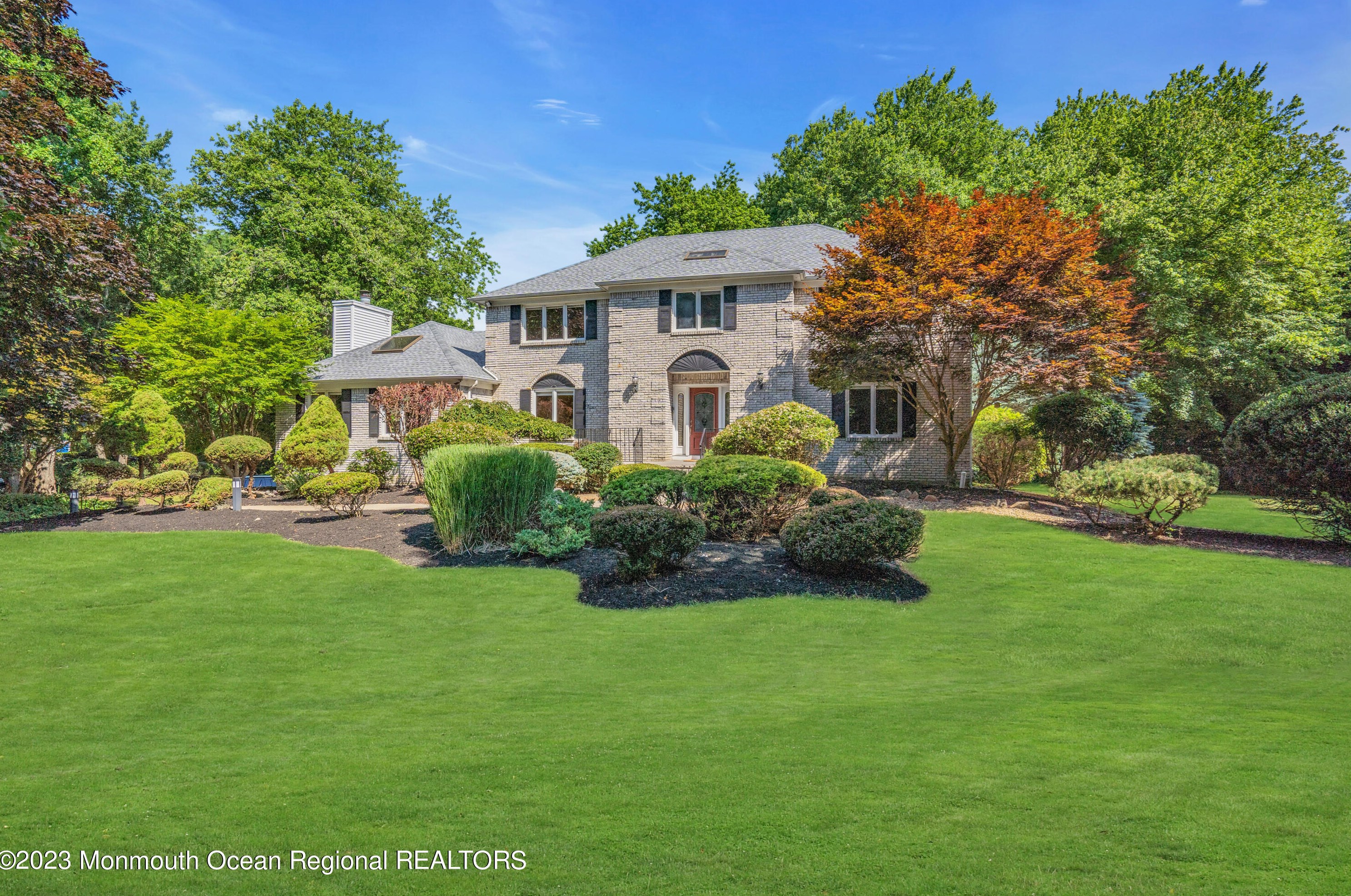 4 Delwood Dr, Holmdel Village, NJ 07733