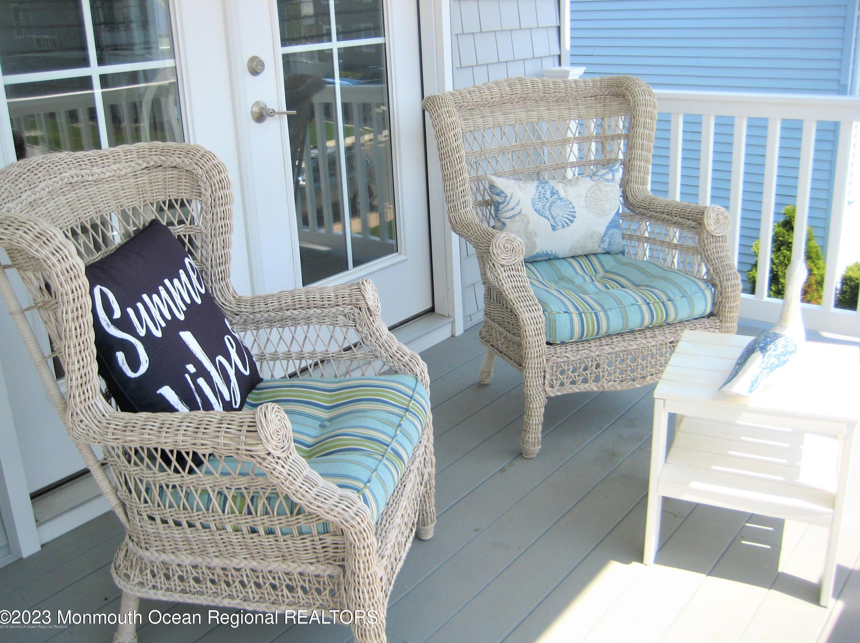 15 Griffin St, Monmouth Beach, NJ 07750-1118