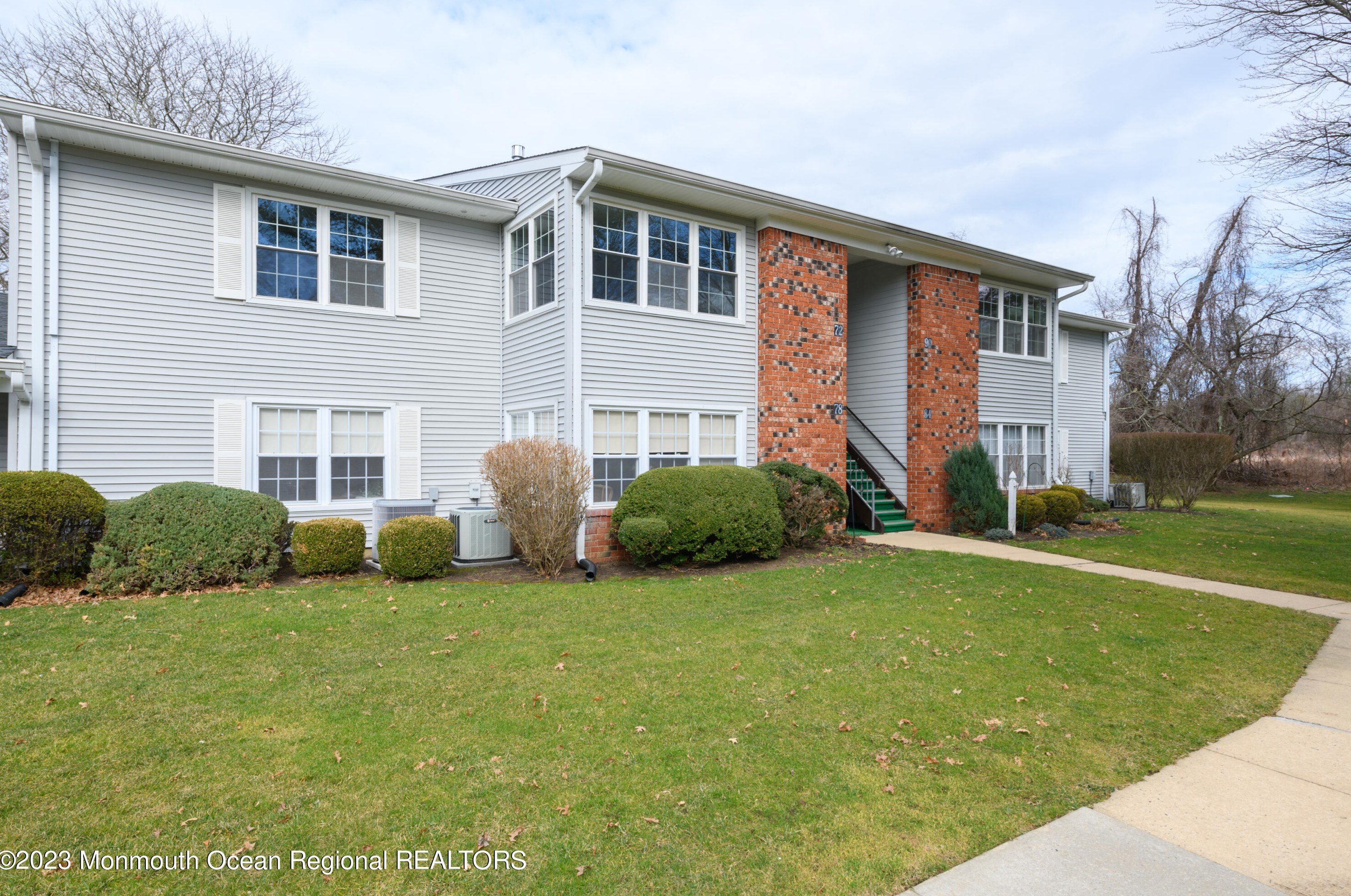72 Cranberry Ct, Tinton Falls, NJ 07701