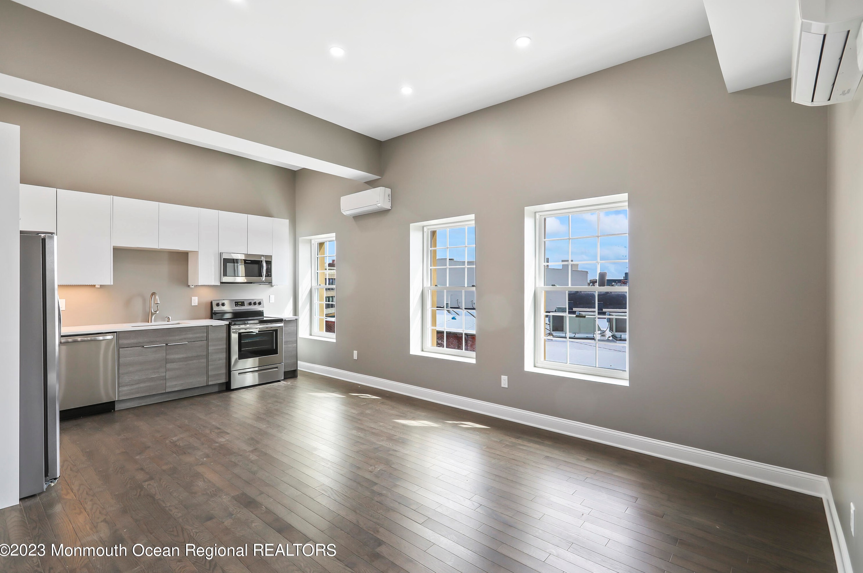 700 Cookman Ave #3b, Tinton Falls, NJ 07712