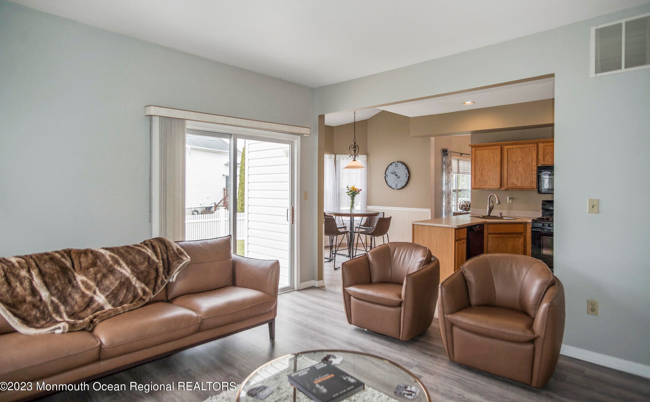 104 Nutmeg Rd, Matawan NJ  07747-1364 exterior