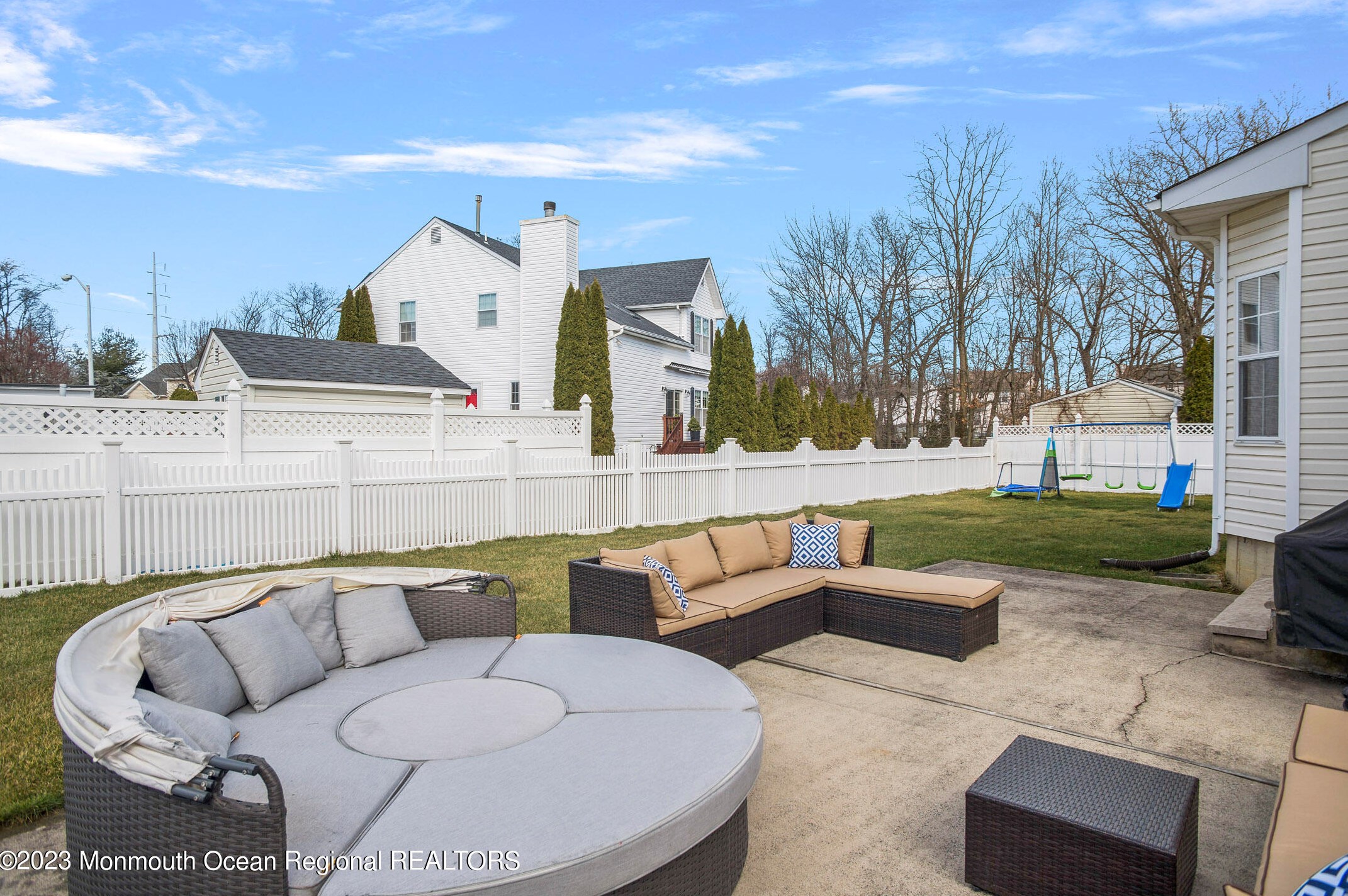 104 Nutmeg Rd, Matawan NJ  07747-1364 exterior