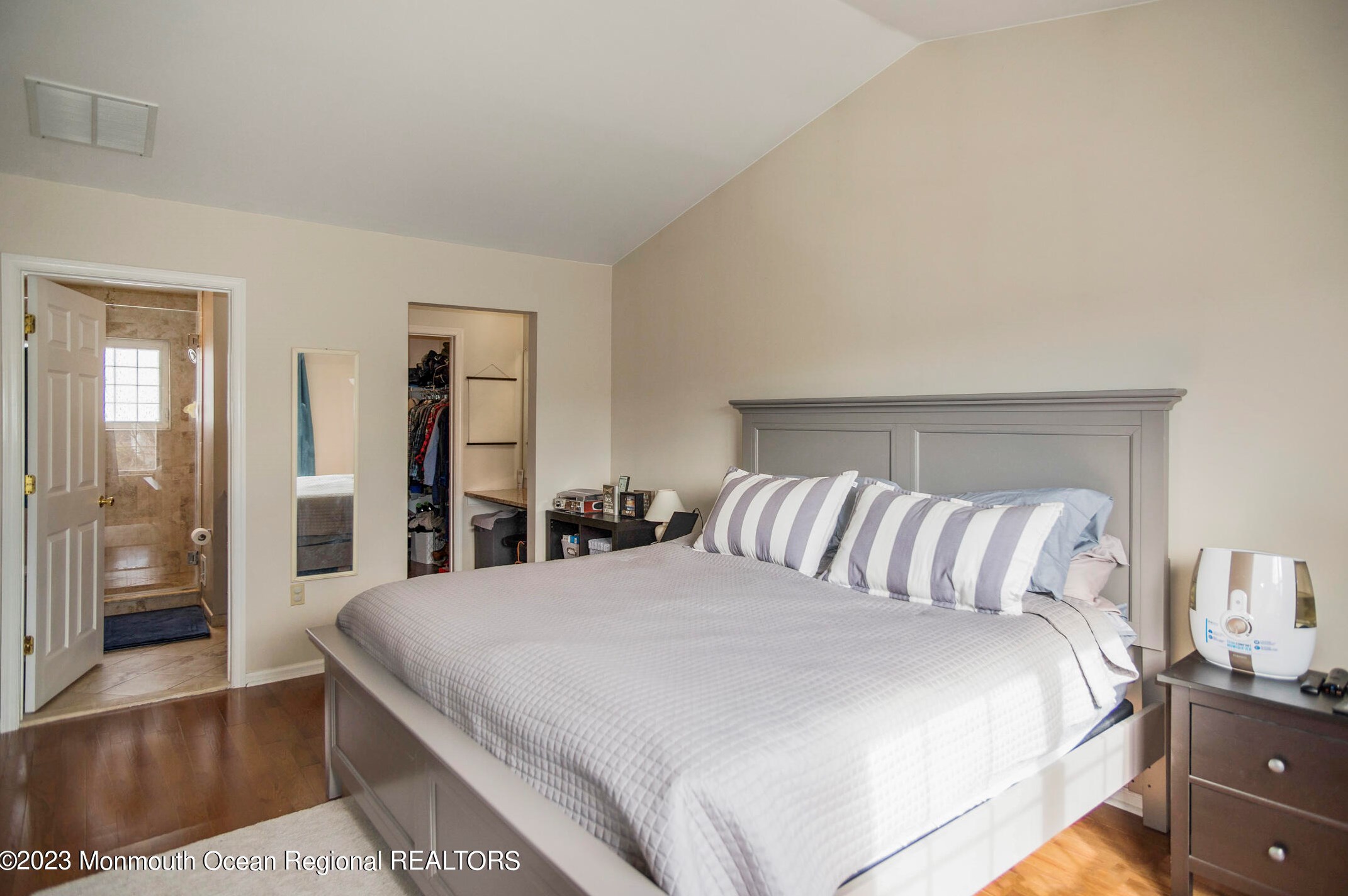 104 Nutmeg Rd, Matawan NJ  07747-1364 exterior