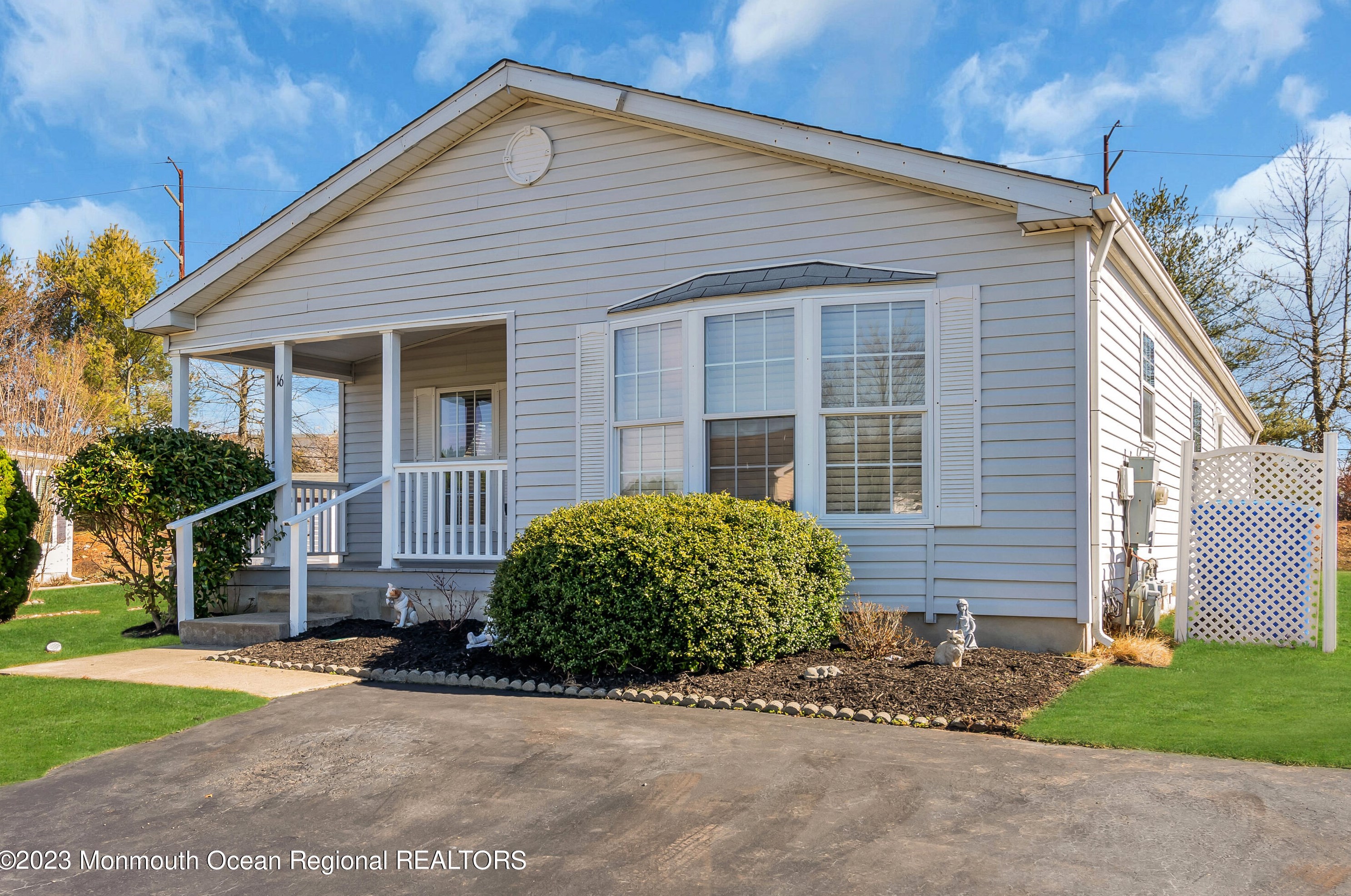 16 Fort Lee Dr, Cedar Bonnet Island, NJ 08050