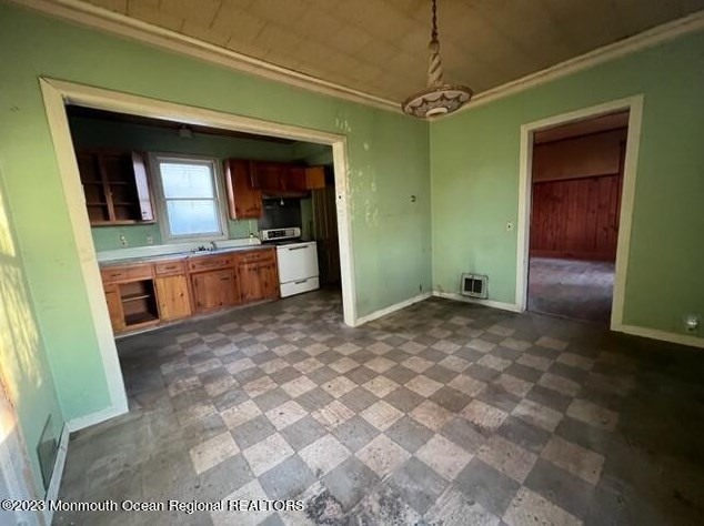 341 Laird St, Oakhurst, NJ 07755-1629