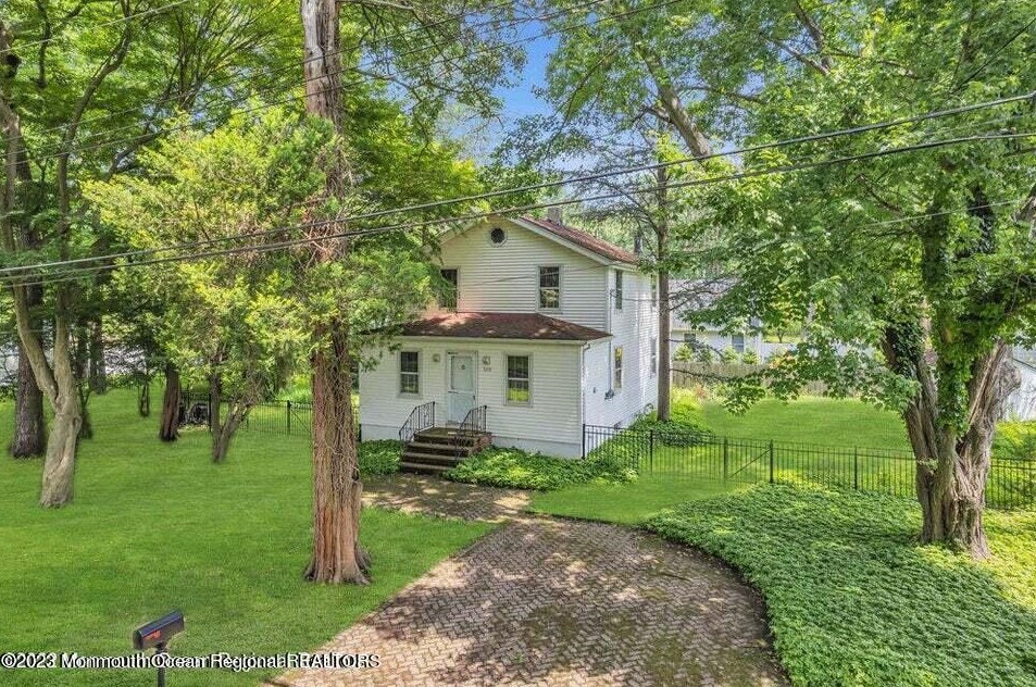 1011 Brookside Ave, Tinton Falls, NJ 07712