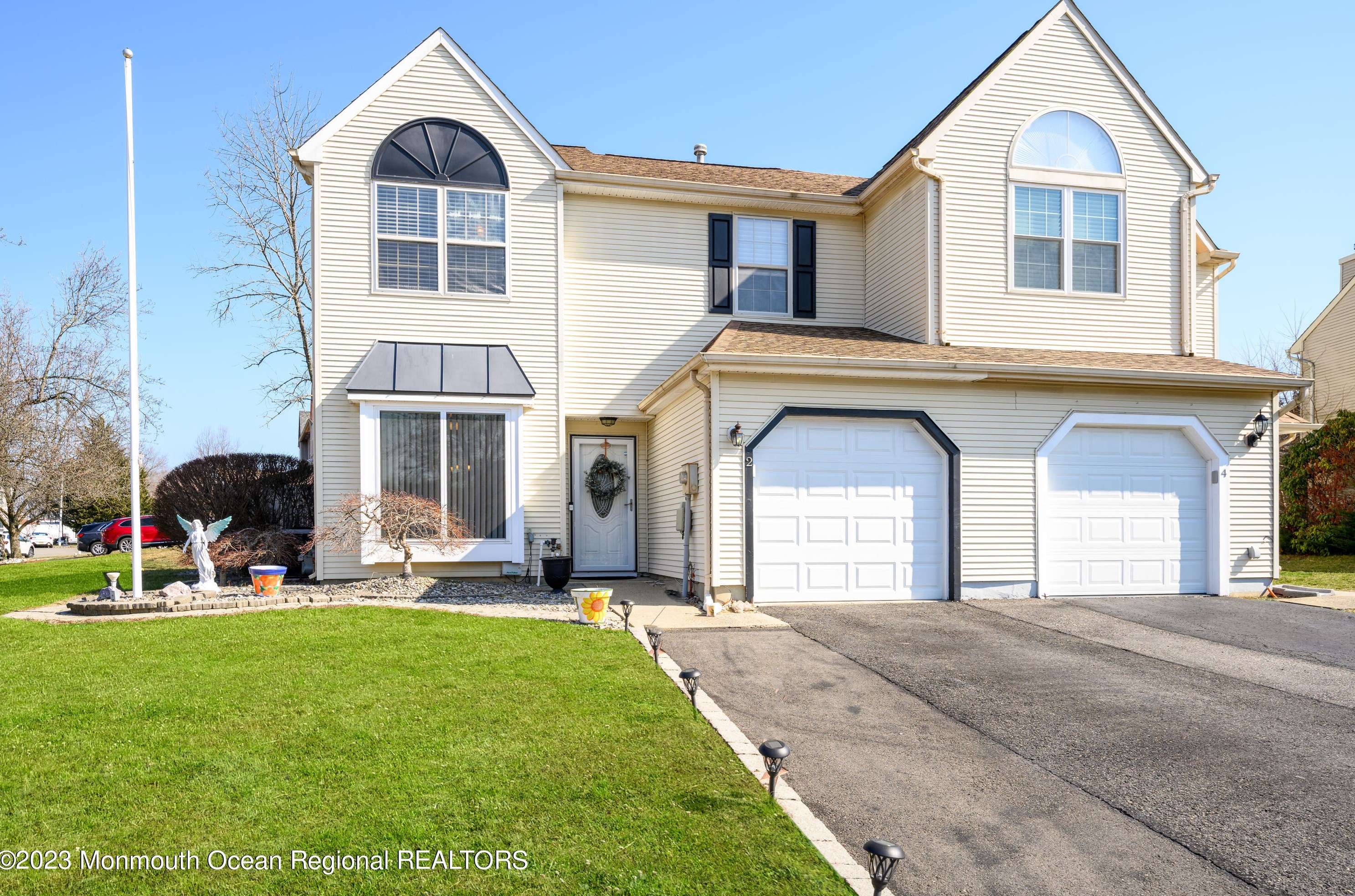 2 Fieldcrest Way, East Freehold, NJ 07728