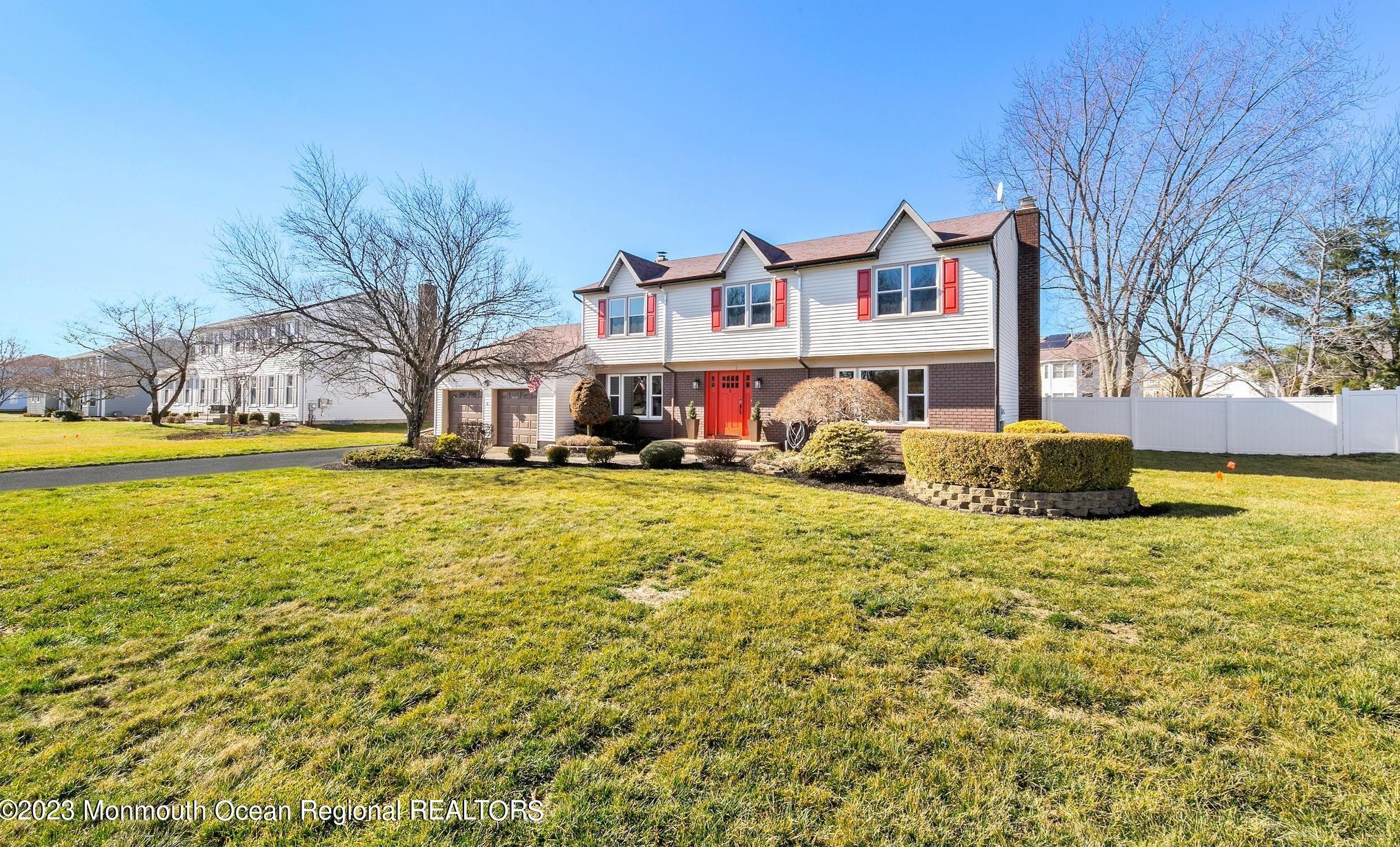 5 Marshall Dr, Tinton Falls, NJ 07712