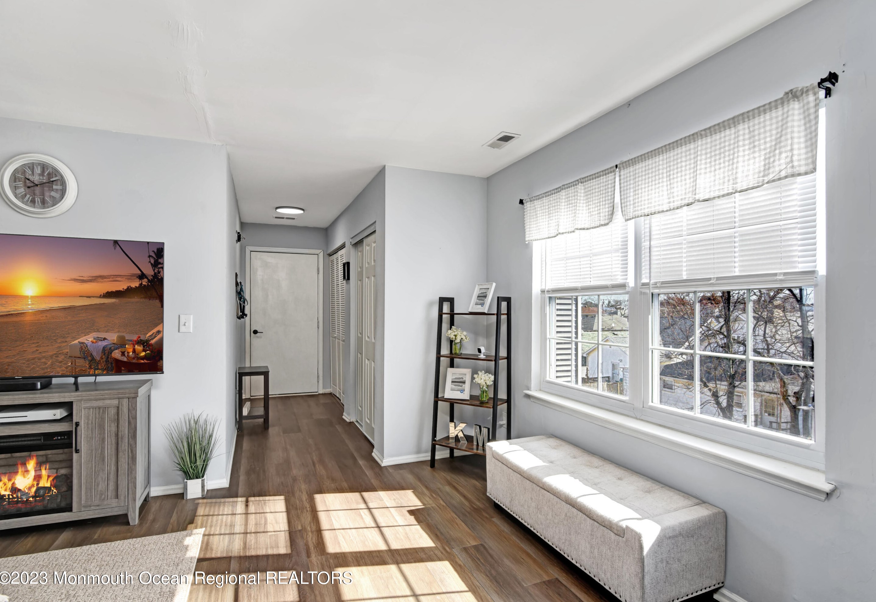 422 Beachway Ave, Ideal Beach, NJ 07734-1082