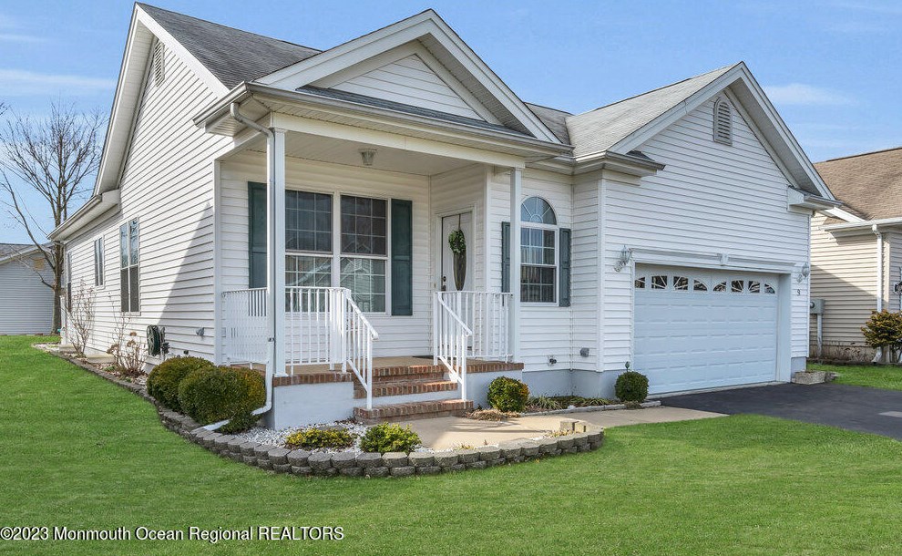 9 Shelley Rd, Bricktown, NJ 08724