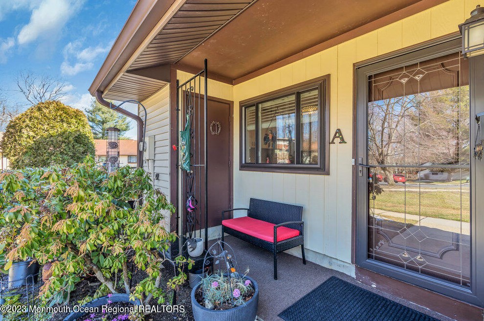 80 Overlook Way, Millstone Township, NJ 07726-5311