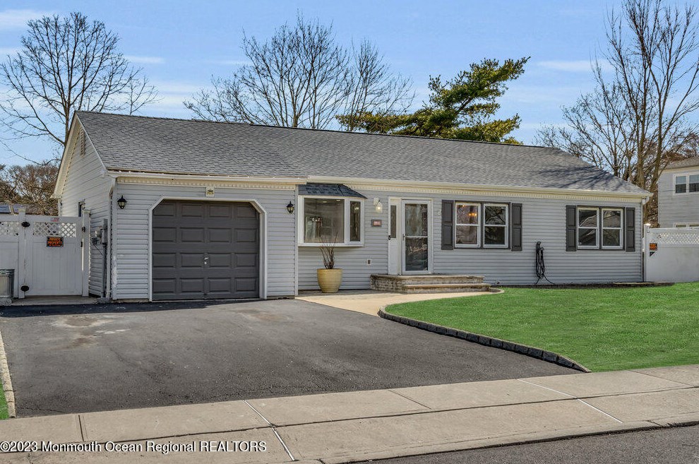 605 Garfield Ave, Toms River, NJ 08753-4635