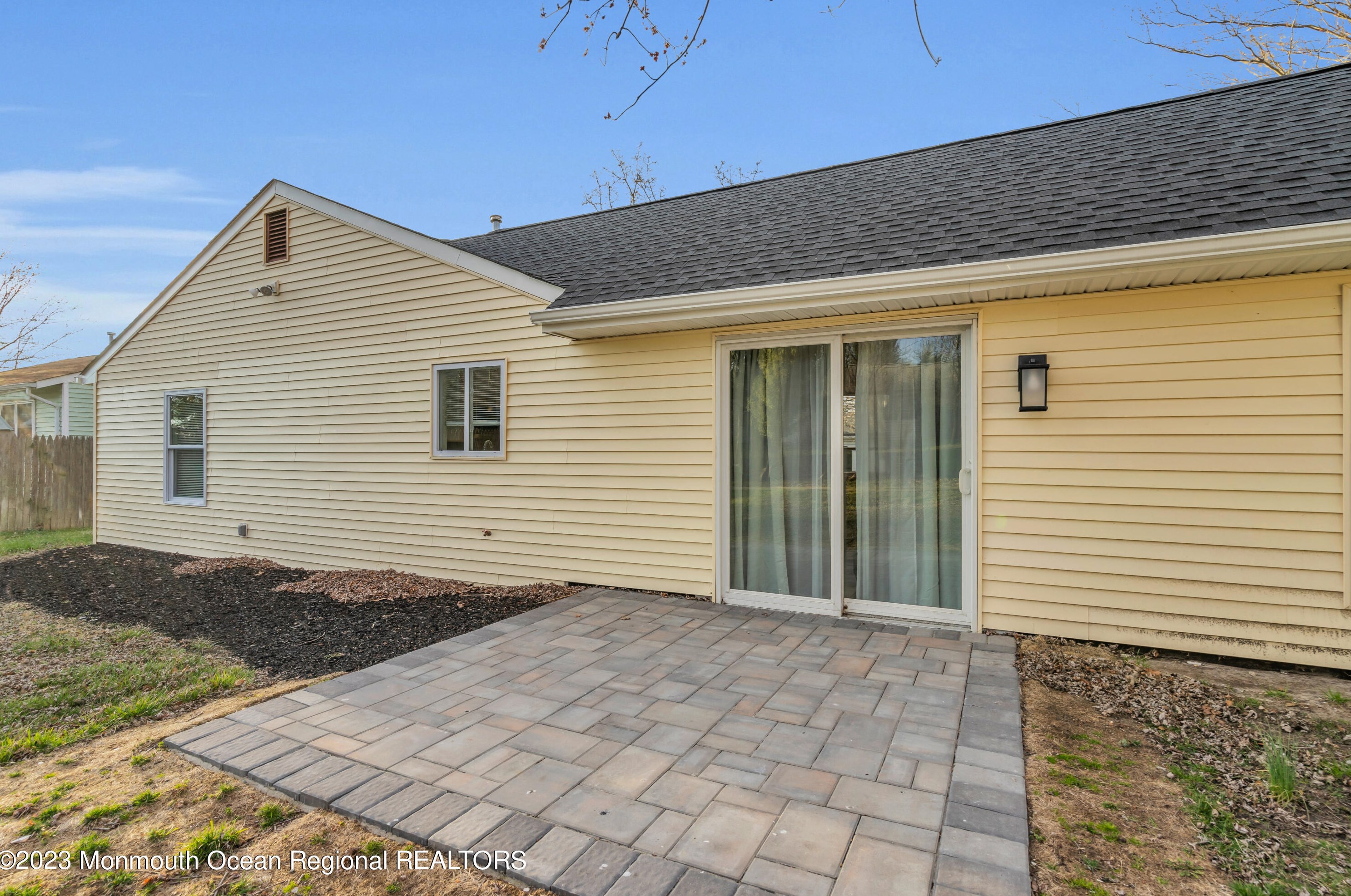 204 Lake Crystalbrook Dr, Tuckerton NJ  08087-1227 exterior