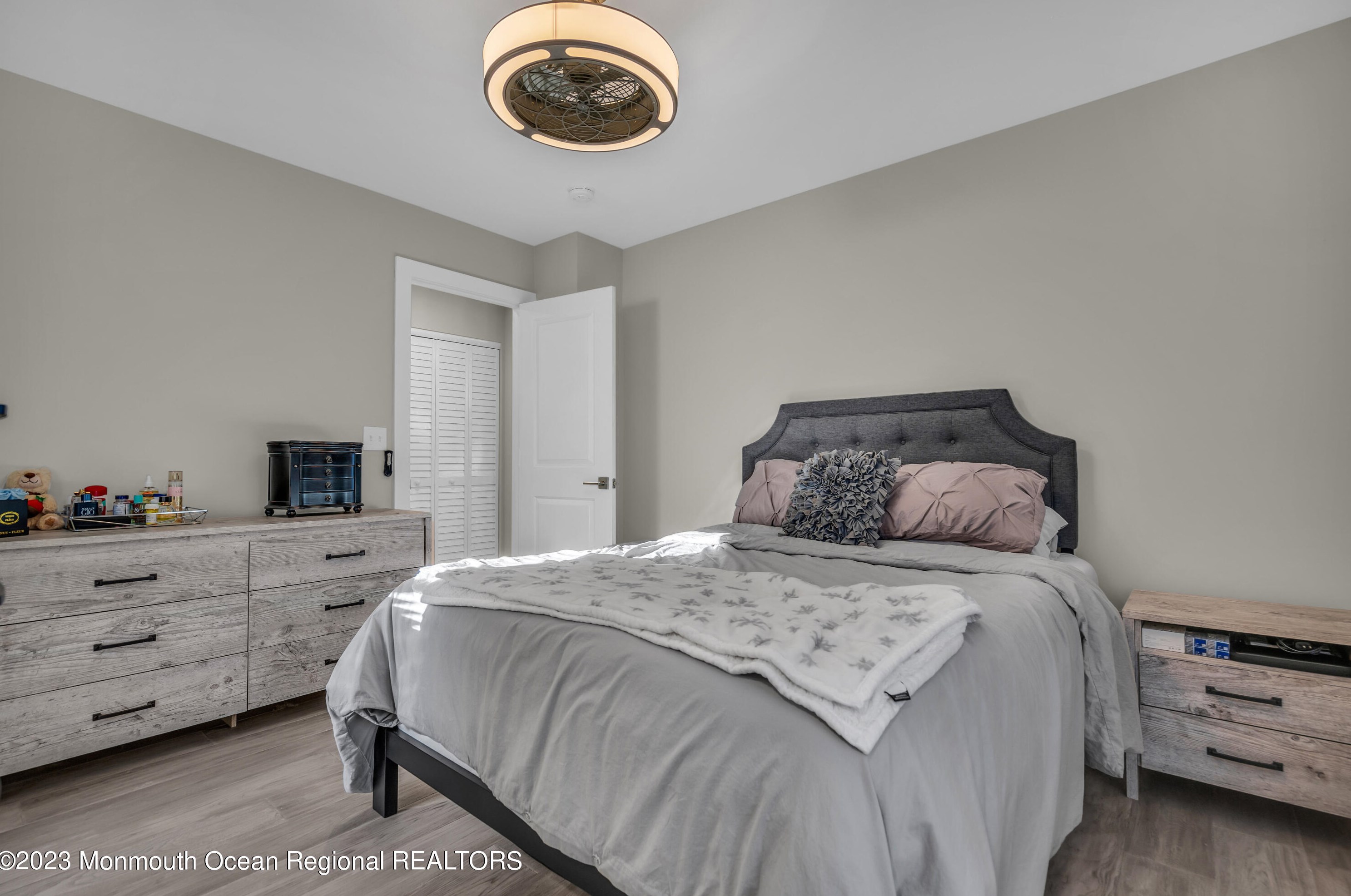 204 Lake Crystalbrook Dr, Tuckerton NJ  08087-1227 exterior