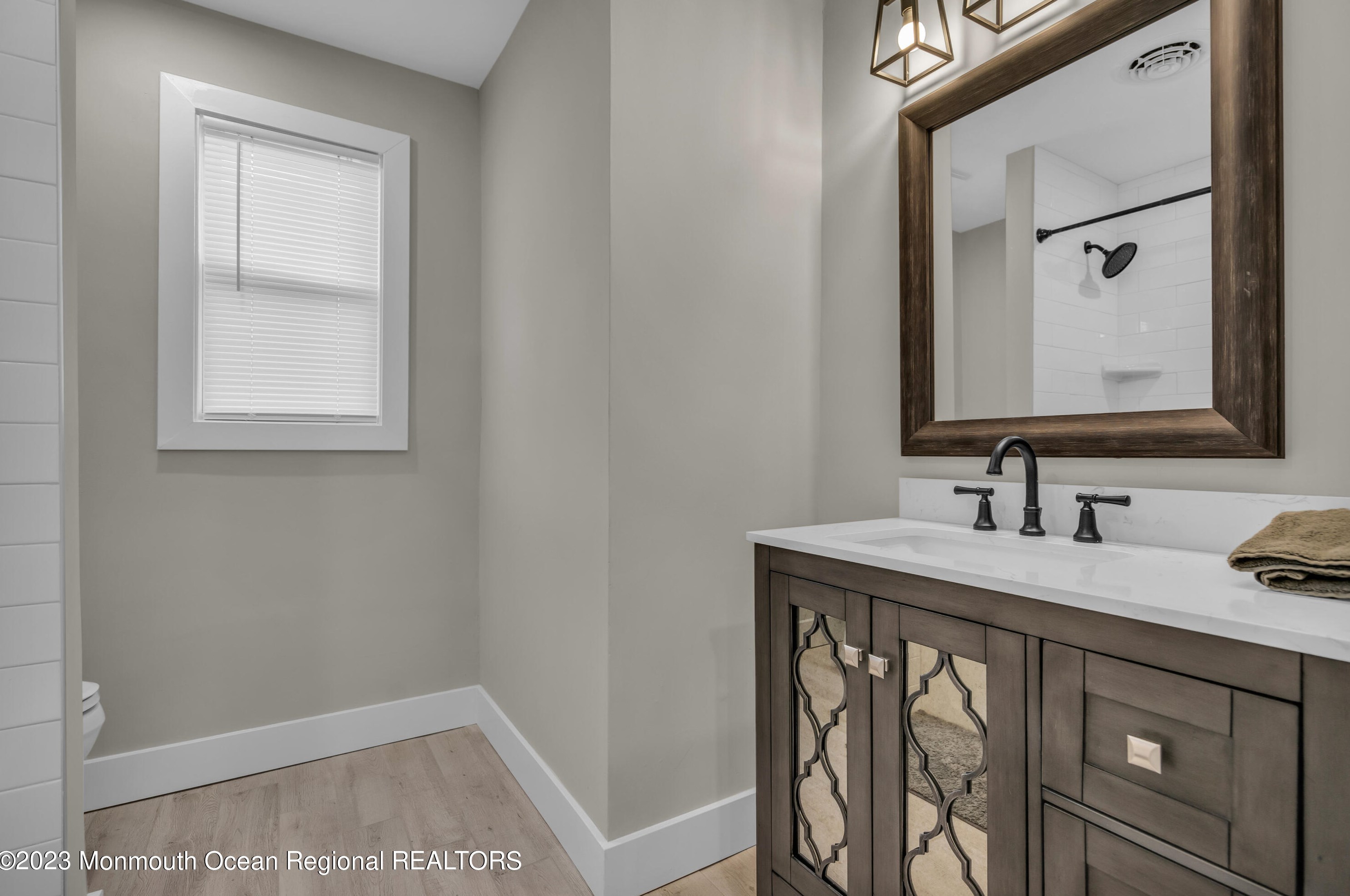 204 Lake Crystalbrook Dr, Tuckerton NJ  08087-1227 exterior