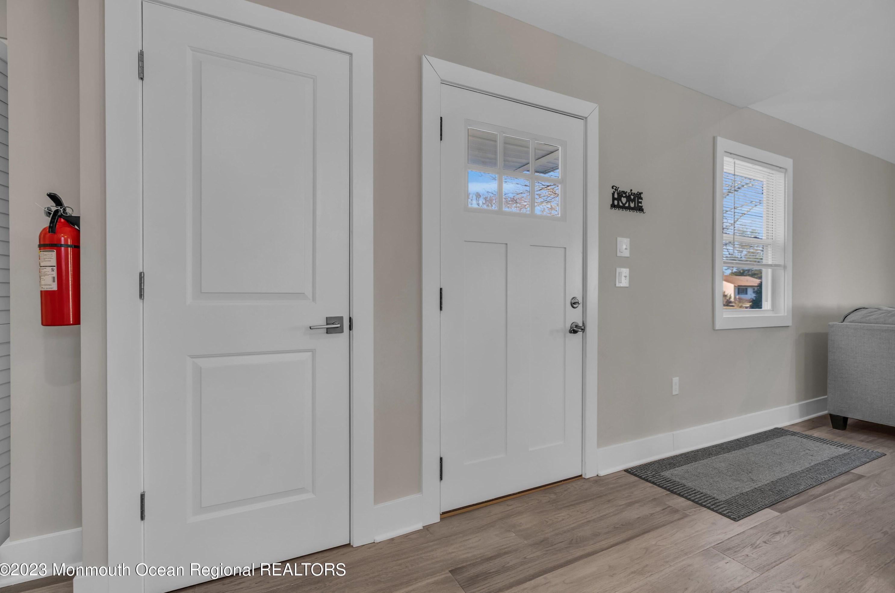 204 Lake Crystalbrook Dr, Tuckerton NJ  08087-1227 exterior