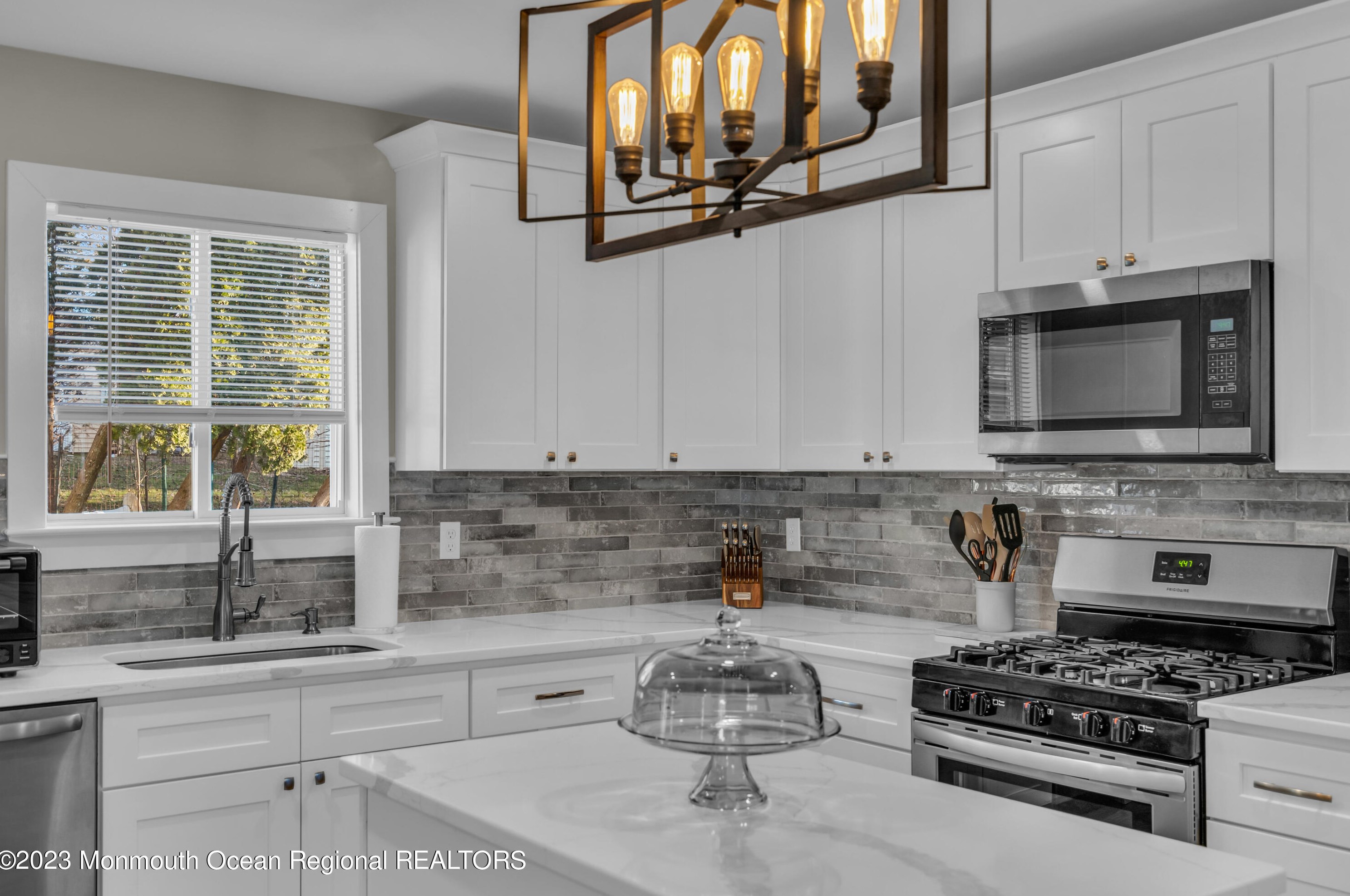 204 Lake Crystalbrook Dr, Tuckerton NJ  08087-1227 exterior