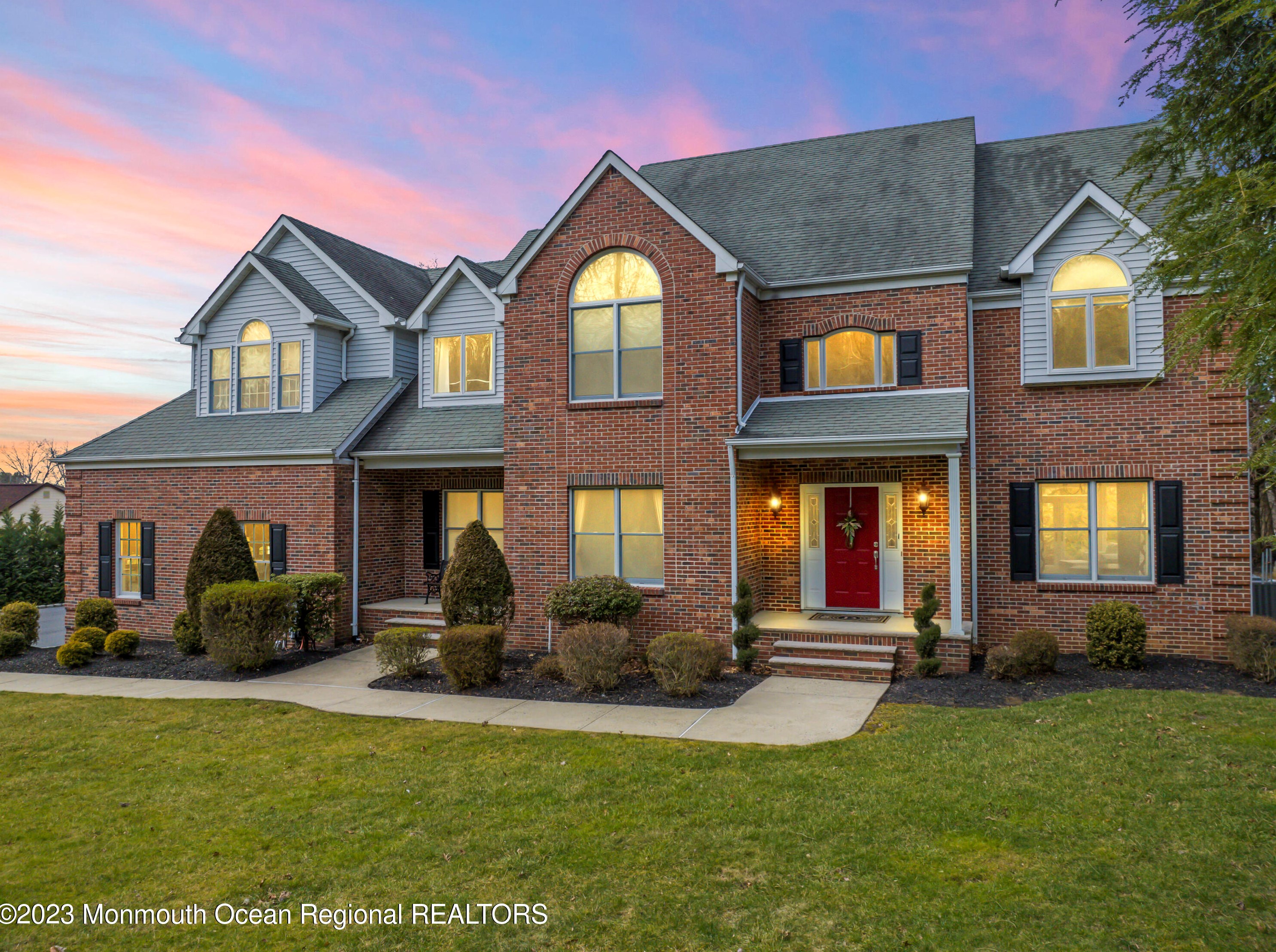 7 Fernwood Ct, Holmdel Village, NJ 07733