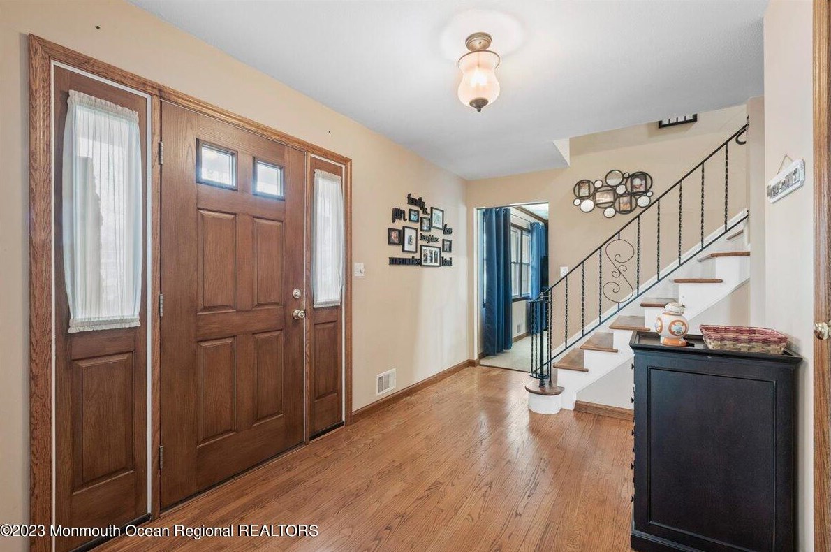50 Coachman Dr, East Freehold, NJ 07728