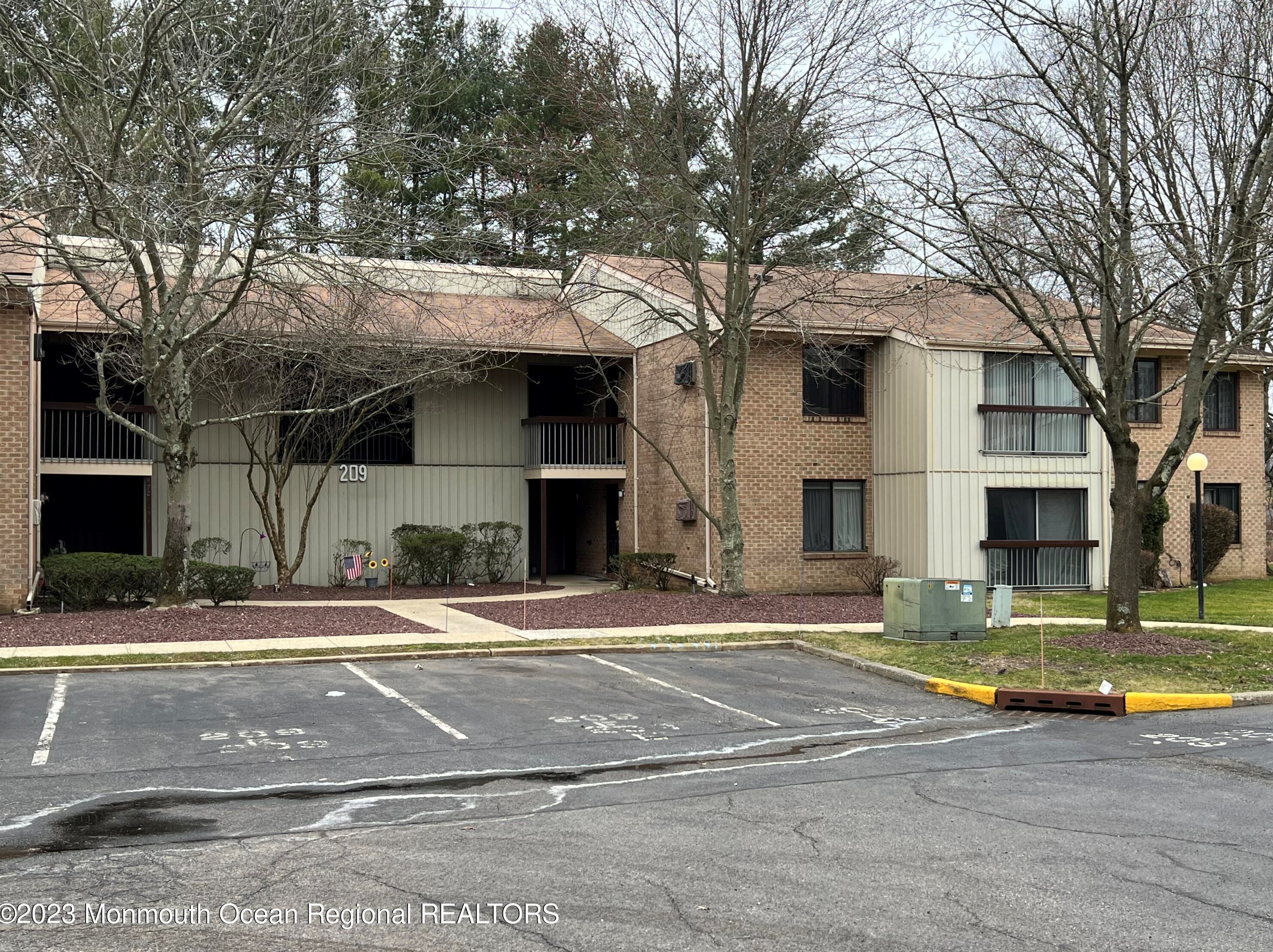 209 Covered Bridge Blvd #d, Millstone Township, NJ