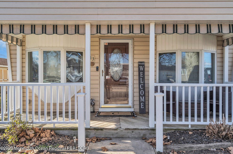 43 Ocean Ave, Middletown, NJ 07748