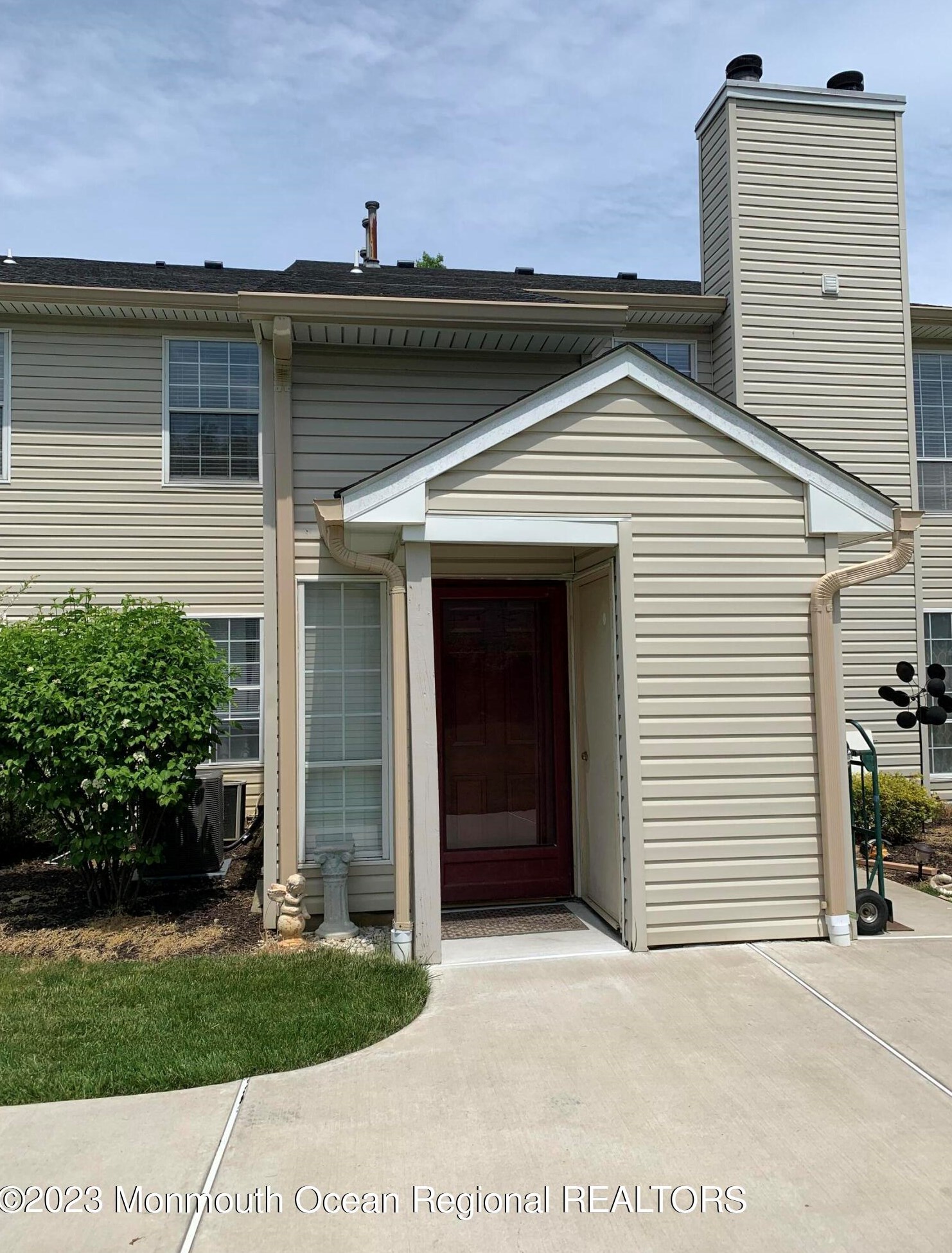 457 Hawthorne Pl, Morganville, NJ 07751